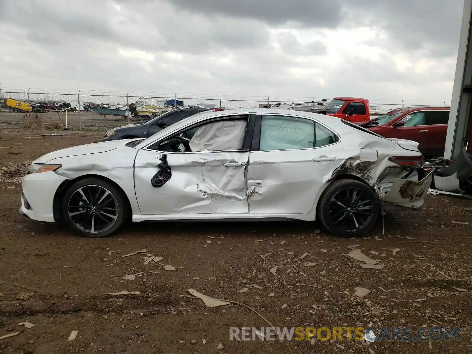 9 Photograph of a damaged car 4T1B61HK1KU815012 TOYOTA CAMRY 2019