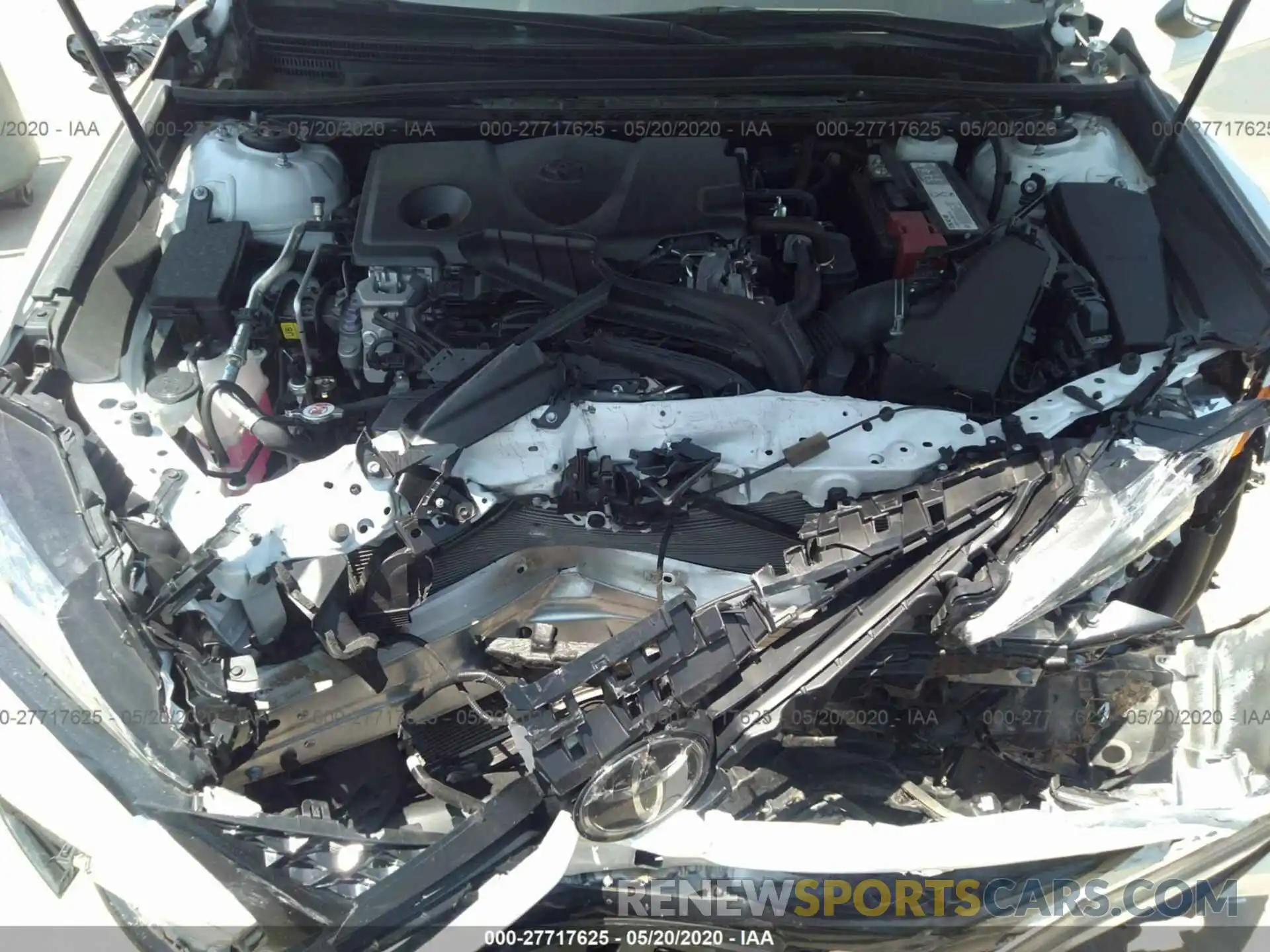 10 Photograph of a damaged car 4T1B61HK1KU815382 TOYOTA CAMRY 2019