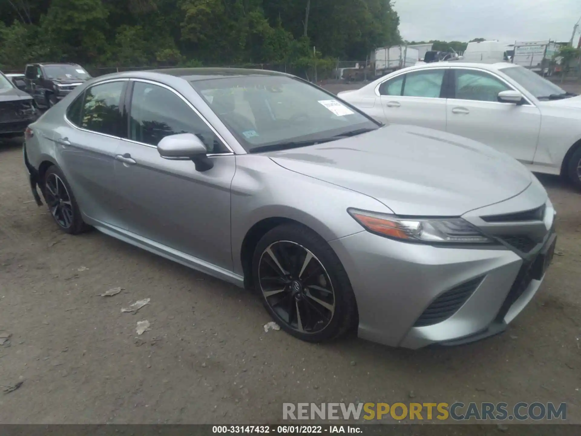 1 Photograph of a damaged car 4T1B61HK1KU829217 TOYOTA CAMRY 2019