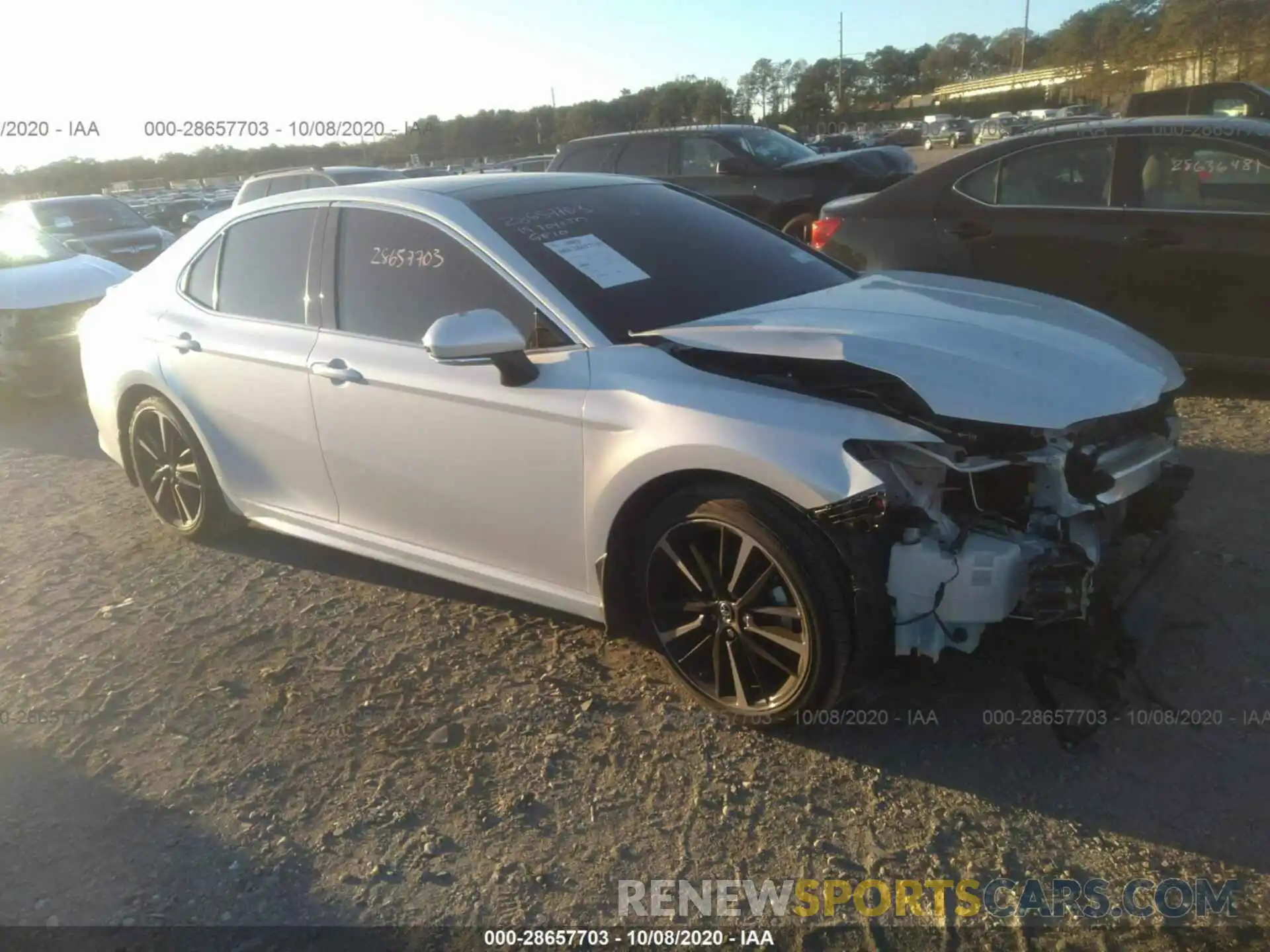 1 Photograph of a damaged car 4T1B61HK1KU834756 TOYOTA CAMRY 2019