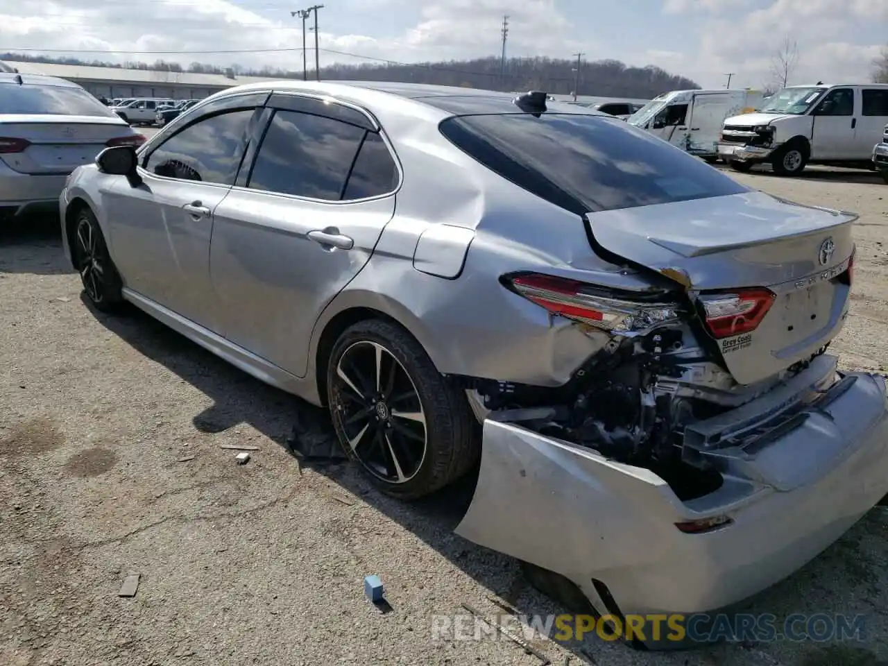 3 Photograph of a damaged car 4T1B61HK1KU846454 TOYOTA CAMRY 2019