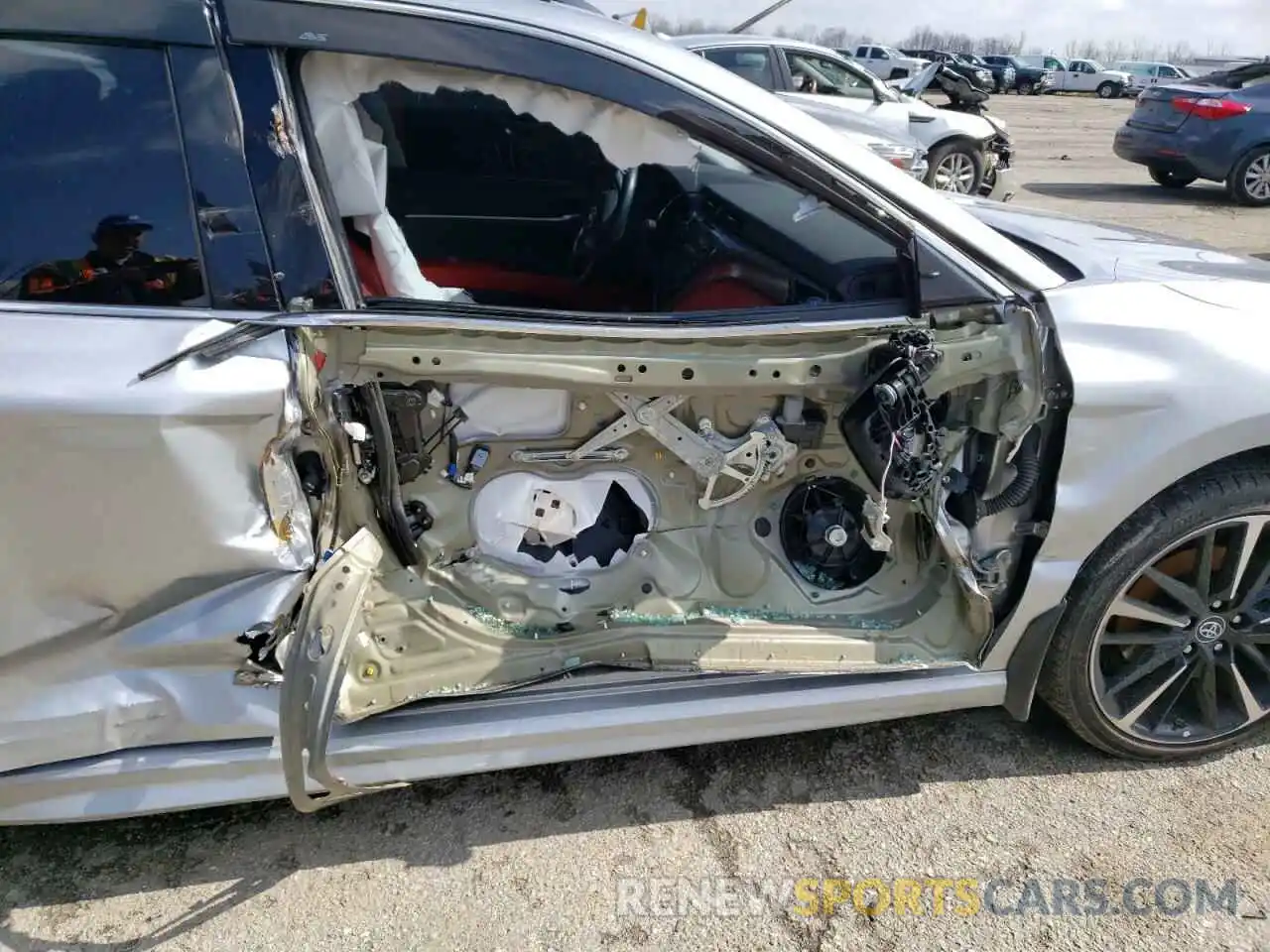 9 Photograph of a damaged car 4T1B61HK1KU846454 TOYOTA CAMRY 2019