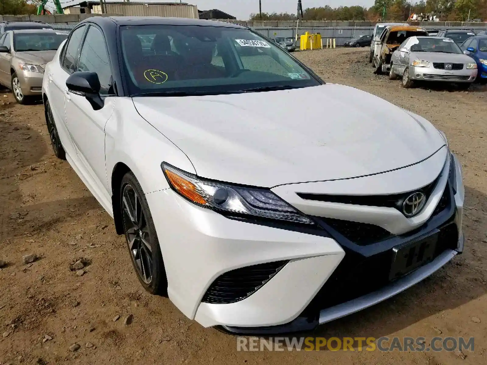 1 Photograph of a damaged car 4T1B61HK2KU160360 TOYOTA CAMRY 2019