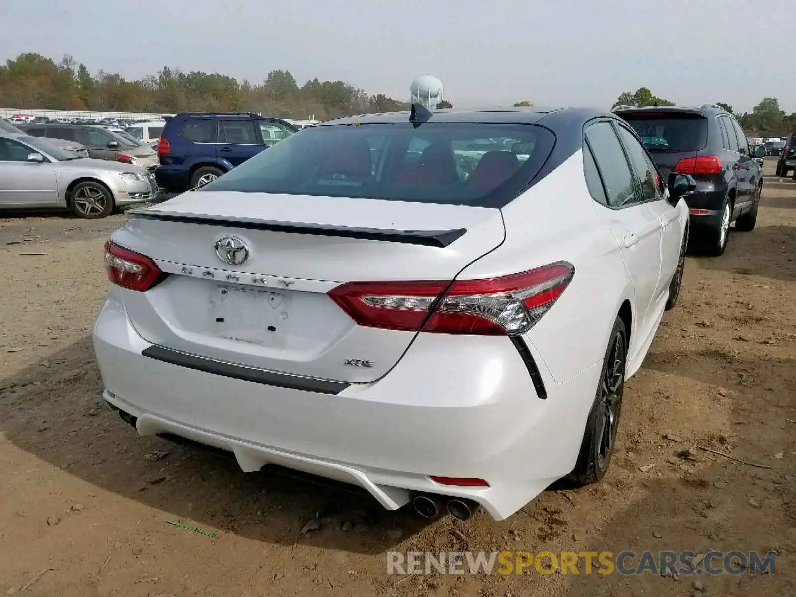 4 Photograph of a damaged car 4T1B61HK2KU160360 TOYOTA CAMRY 2019