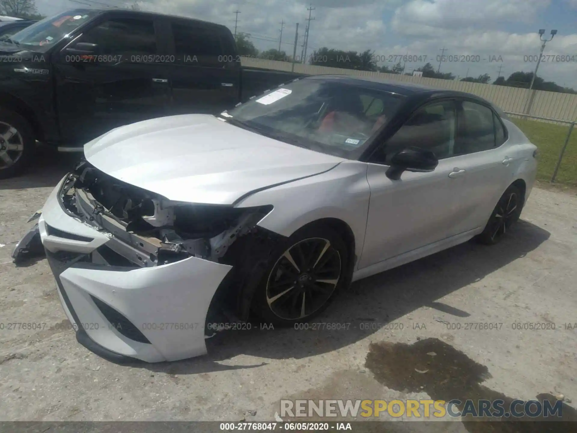 2 Photograph of a damaged car 4T1B61HK2KU170872 TOYOTA CAMRY 2019