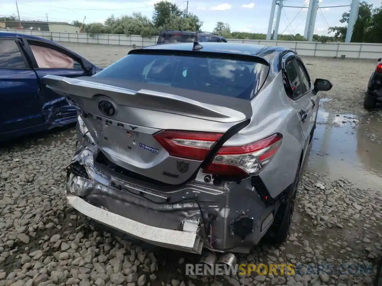 4 Photograph of a damaged car 4T1B61HK2KU172220 TOYOTA CAMRY 2019