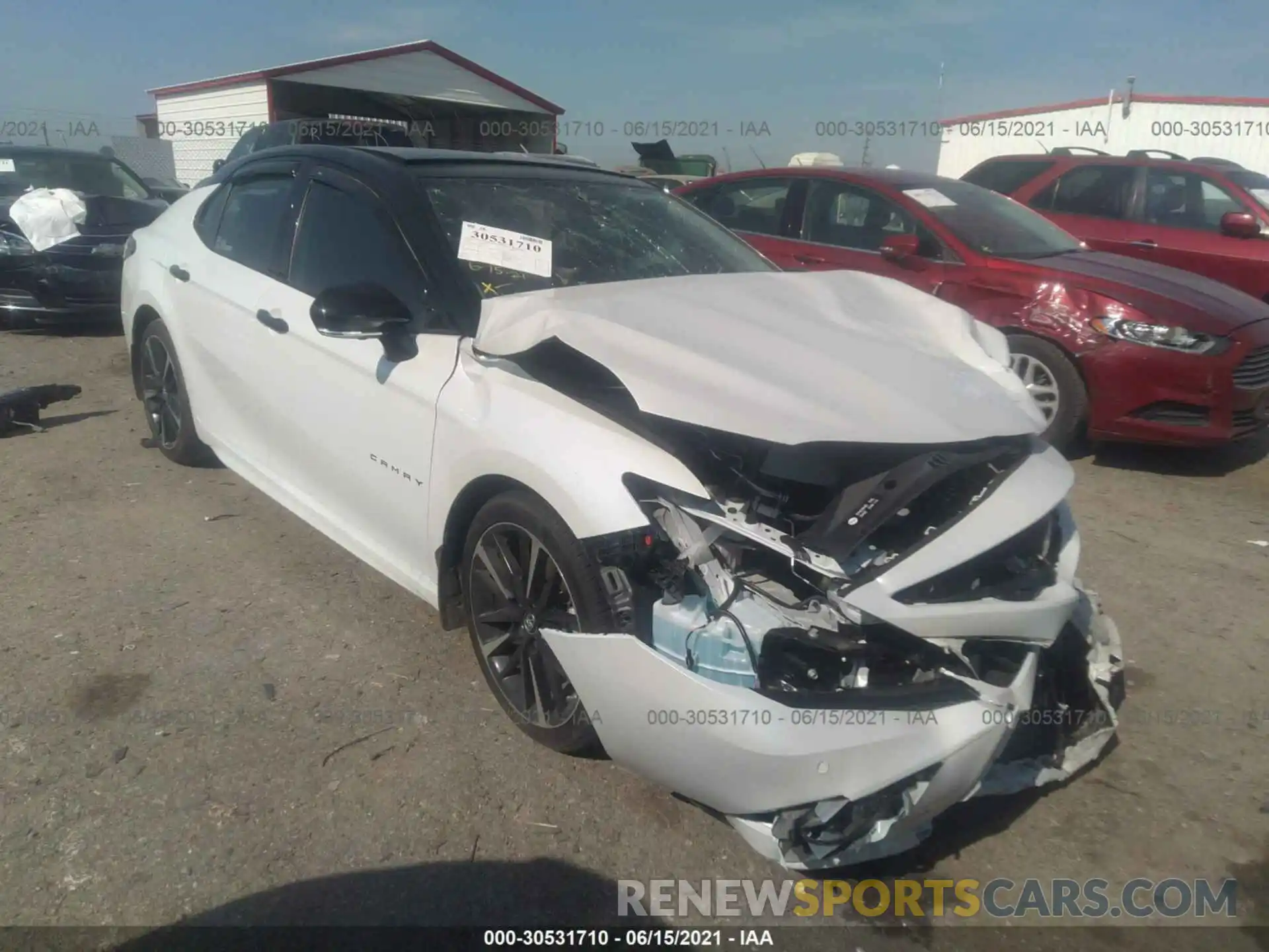 1 Photograph of a damaged car 4T1B61HK2KU172332 TOYOTA CAMRY 2019