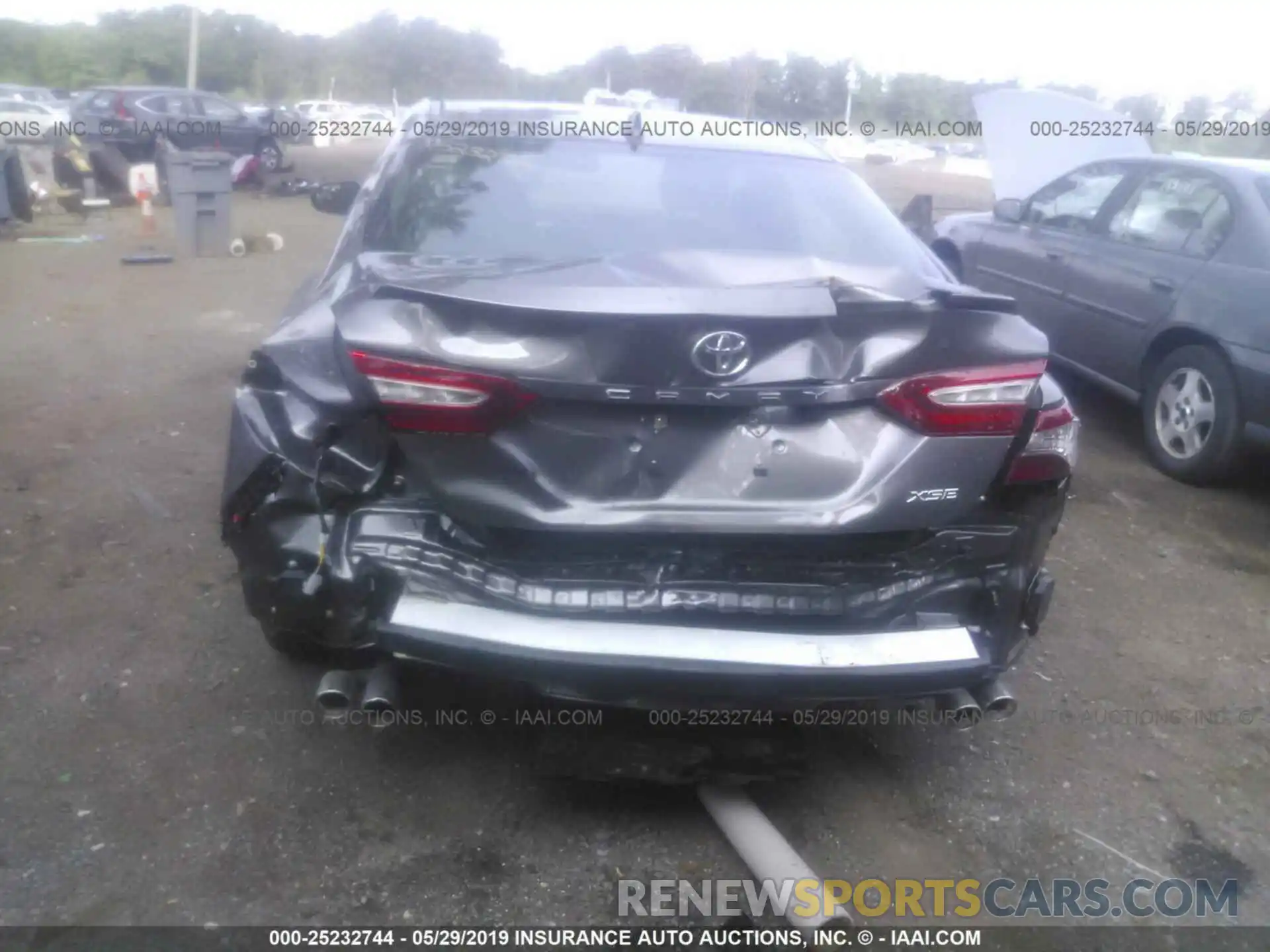 6 Photograph of a damaged car 4T1B61HK2KU172816 TOYOTA CAMRY 2019