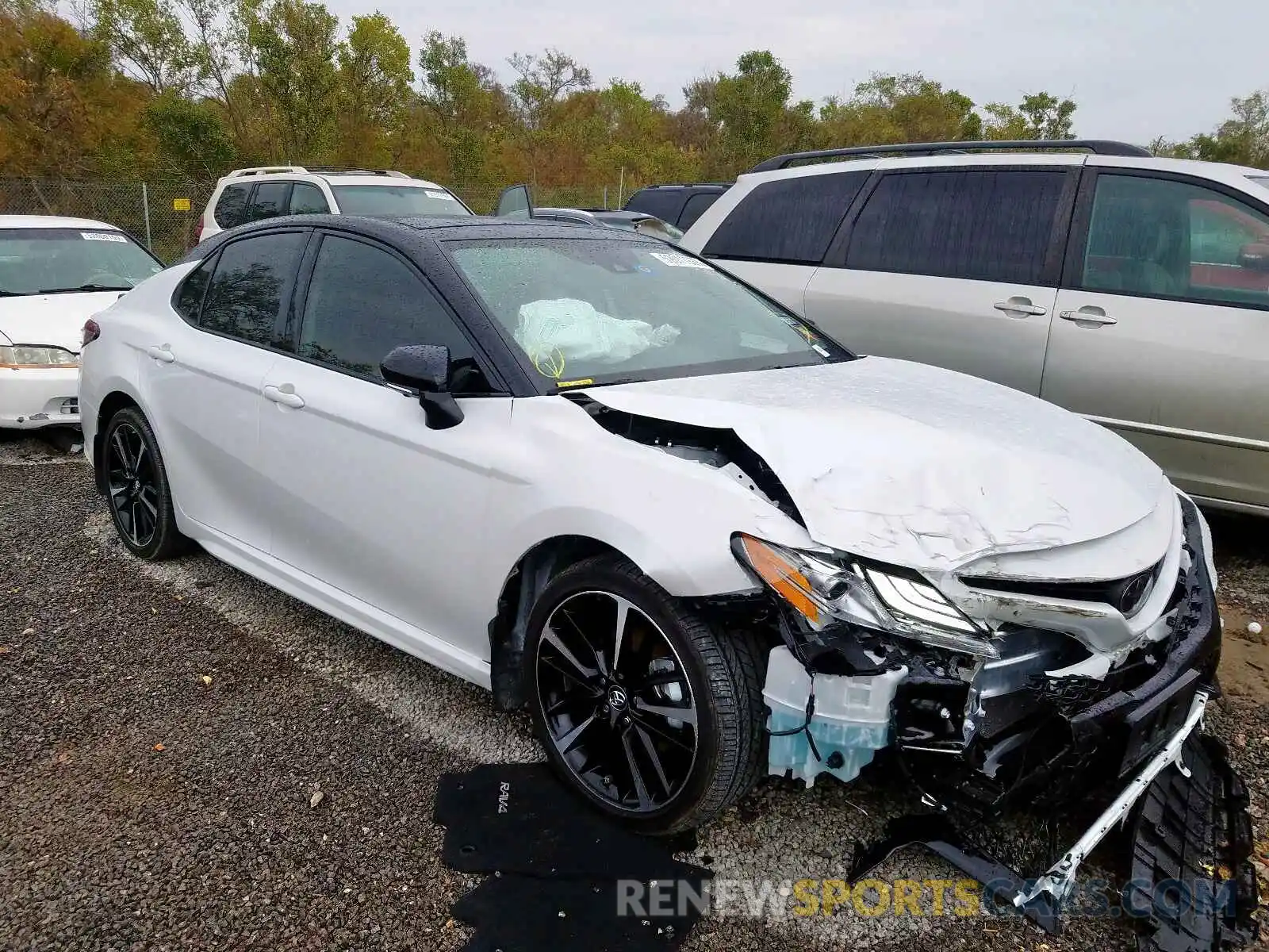 1 Photograph of a damaged car 4T1B61HK2KU177823 TOYOTA CAMRY 2019