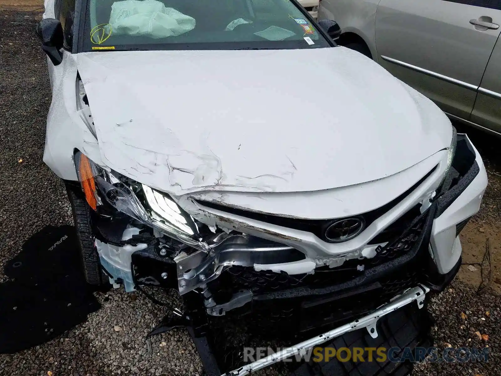 9 Photograph of a damaged car 4T1B61HK2KU177823 TOYOTA CAMRY 2019