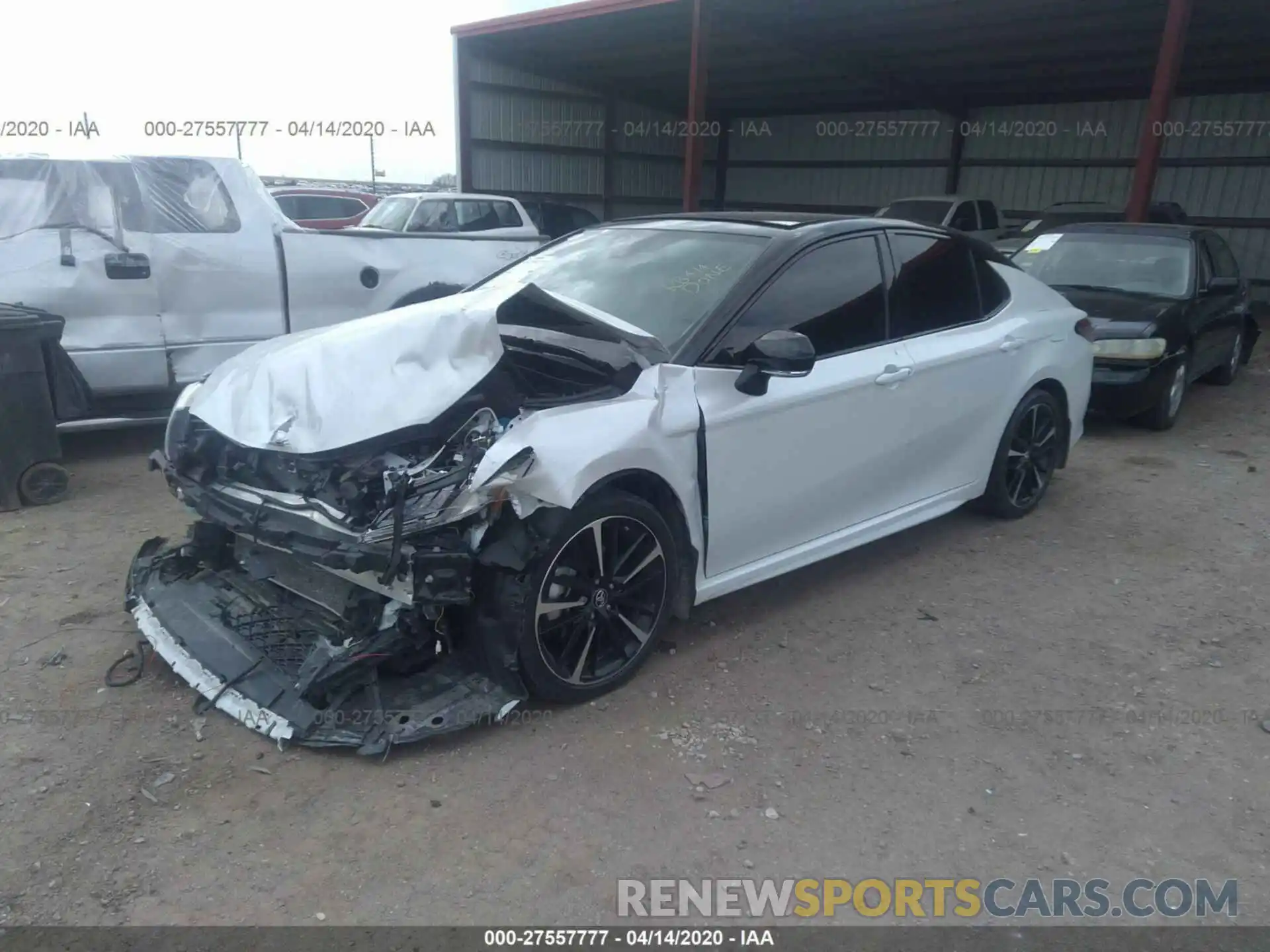 2 Photograph of a damaged car 4T1B61HK2KU179412 TOYOTA CAMRY 2019