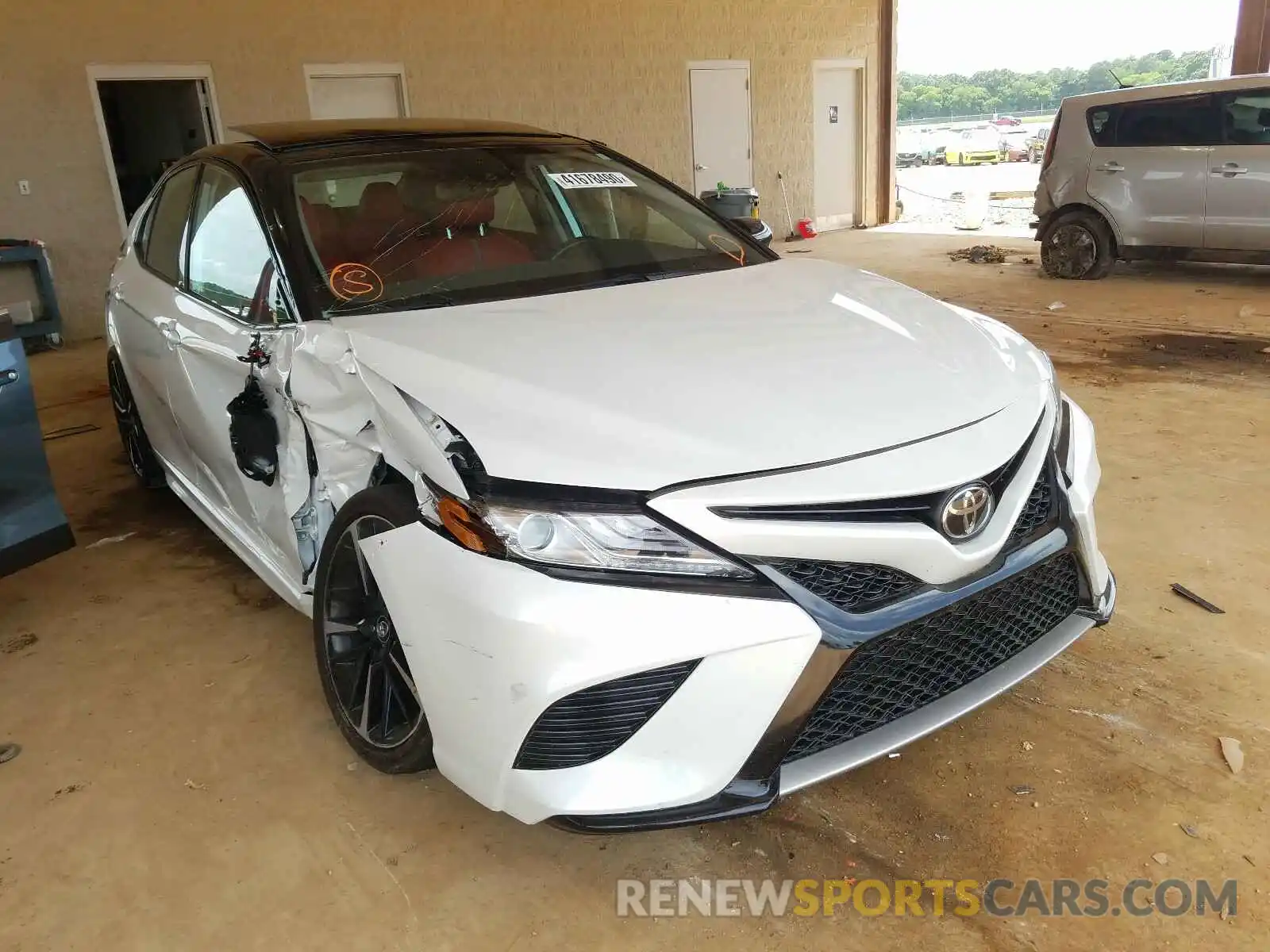 1 Photograph of a damaged car 4T1B61HK2KU193486 TOYOTA CAMRY 2019