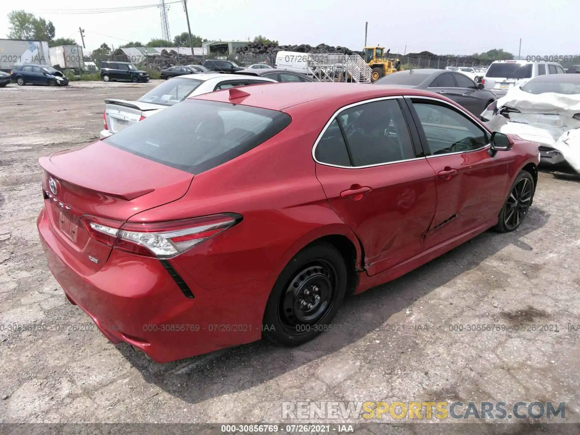 4 Photograph of a damaged car 4T1B61HK2KU194914 TOYOTA CAMRY 2019