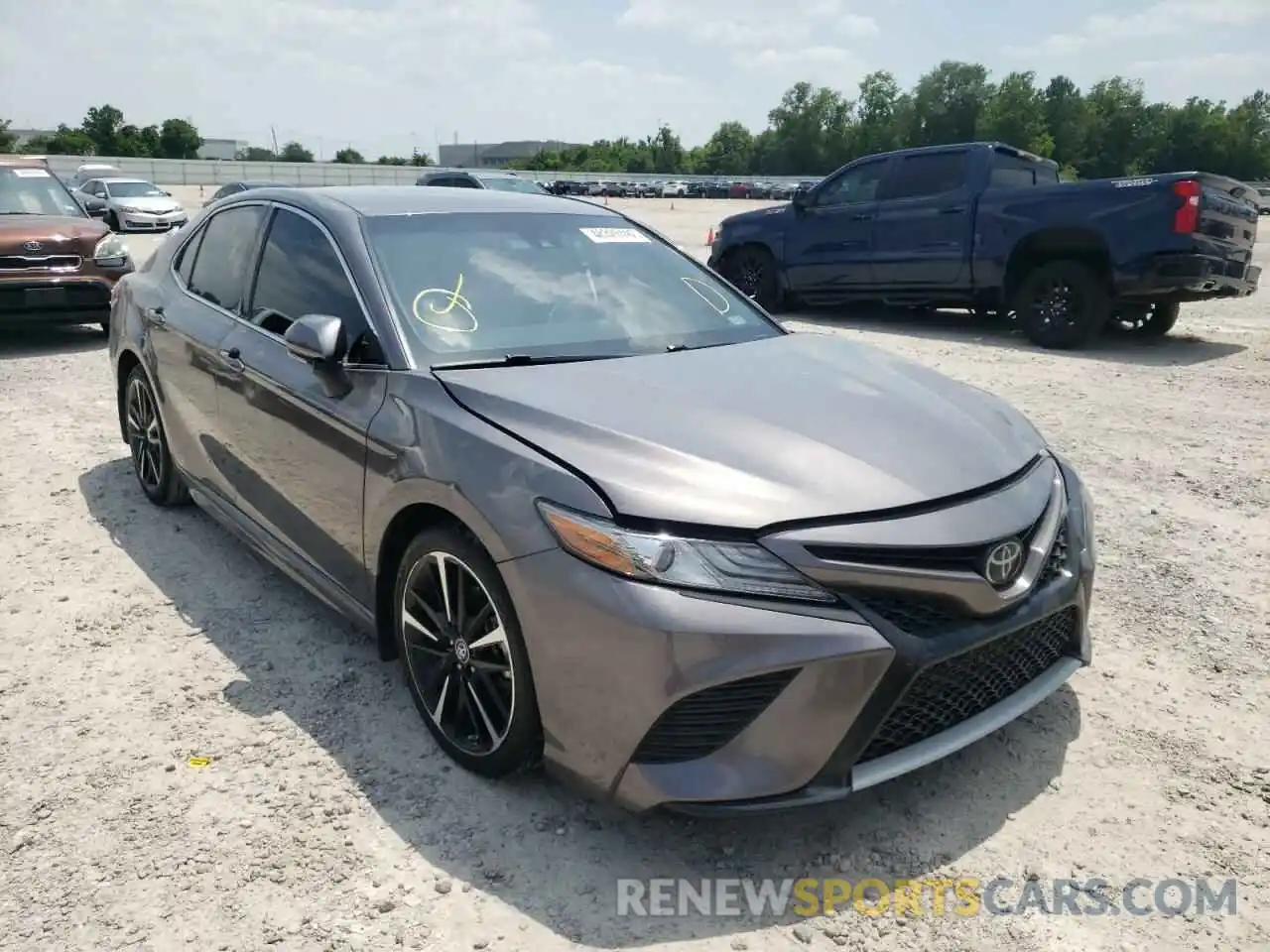 1 Photograph of a damaged car 4T1B61HK2KU195691 TOYOTA CAMRY 2019