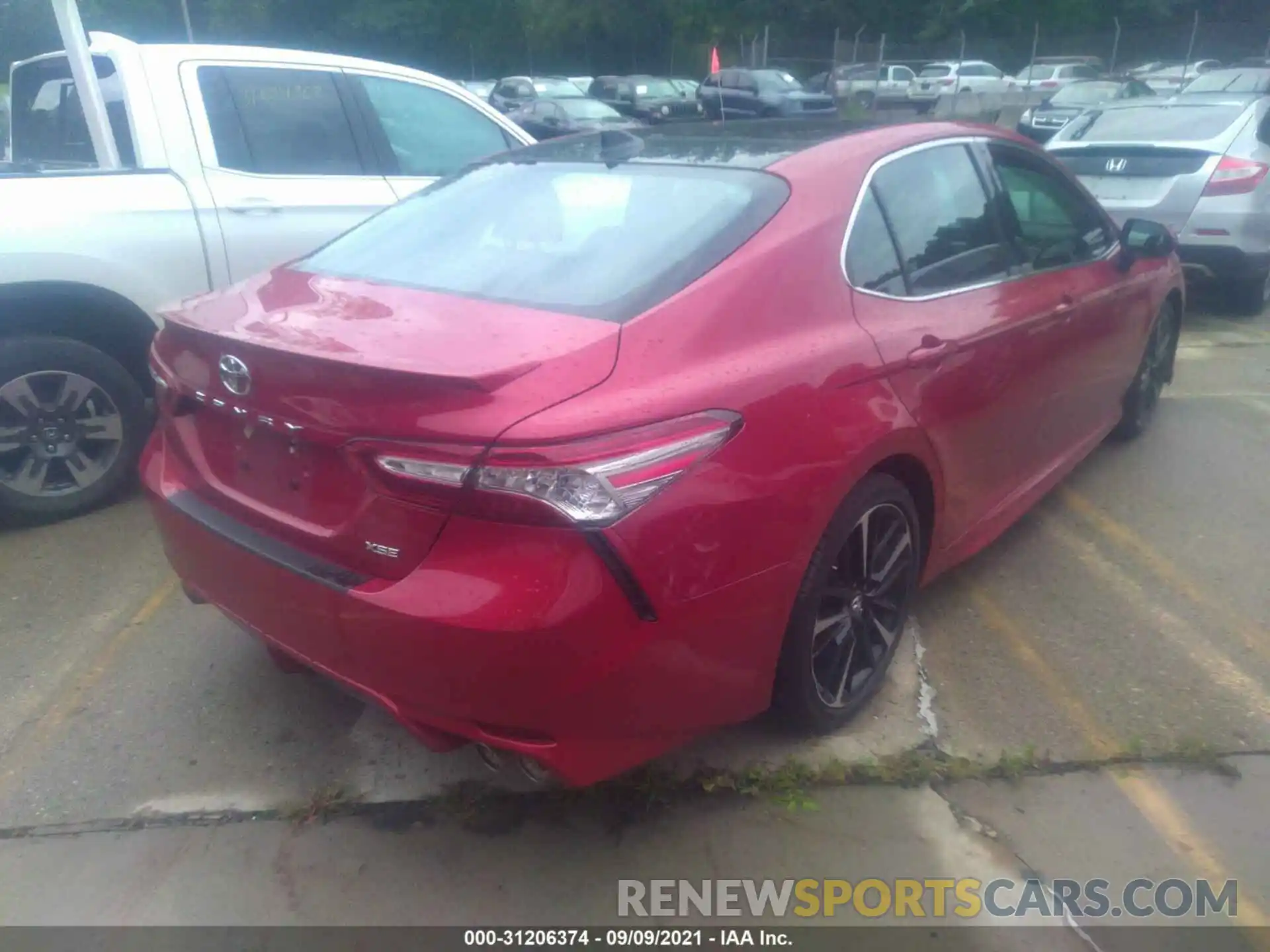 4 Photograph of a damaged car 4T1B61HK2KU198588 TOYOTA CAMRY 2019