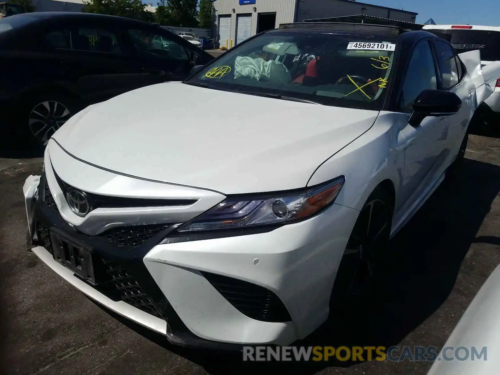 2 Photograph of a damaged car 4T1B61HK2KU198624 TOYOTA CAMRY 2019