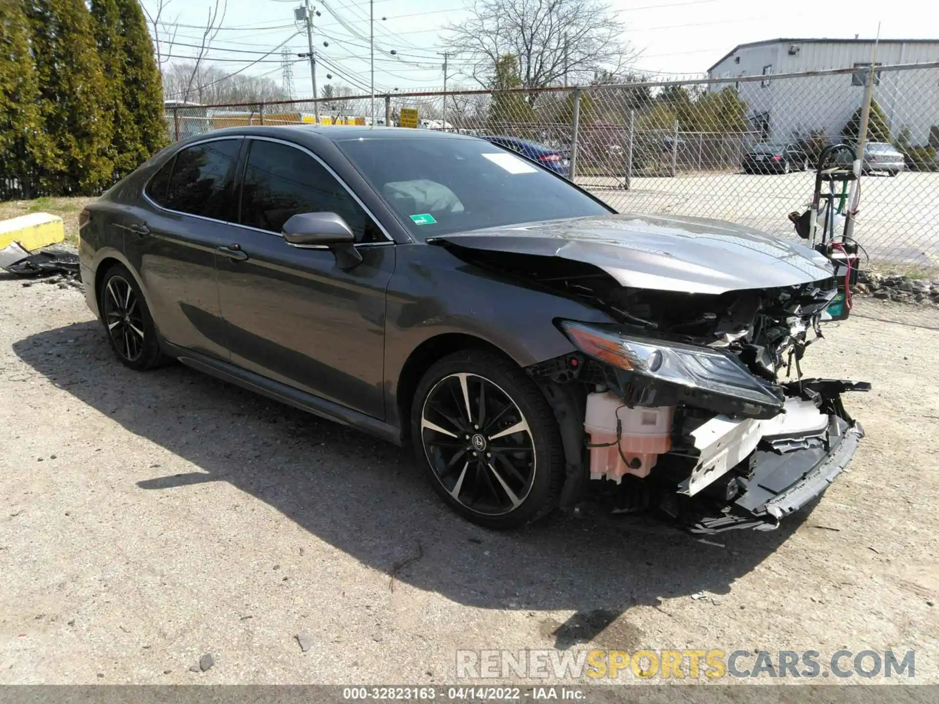 1 Photograph of a damaged car 4T1B61HK2KU203241 TOYOTA CAMRY 2019