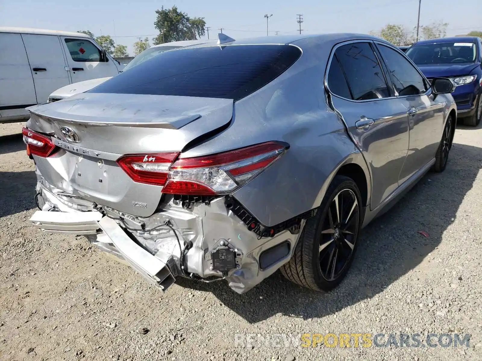 4 Photograph of a damaged car 4T1B61HK2KU211968 TOYOTA CAMRY 2019