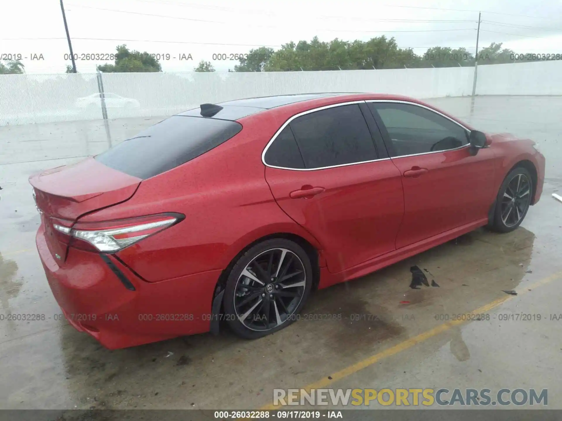 4 Photograph of a damaged car 4T1B61HK2KU213008 TOYOTA CAMRY 2019