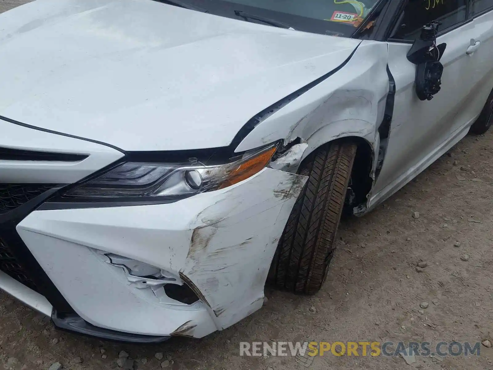 9 Photograph of a damaged car 4T1B61HK2KU215437 TOYOTA CAMRY 2019