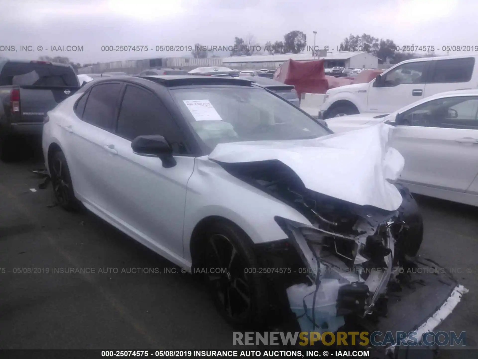 1 Photograph of a damaged car 4T1B61HK2KU219732 TOYOTA CAMRY 2019