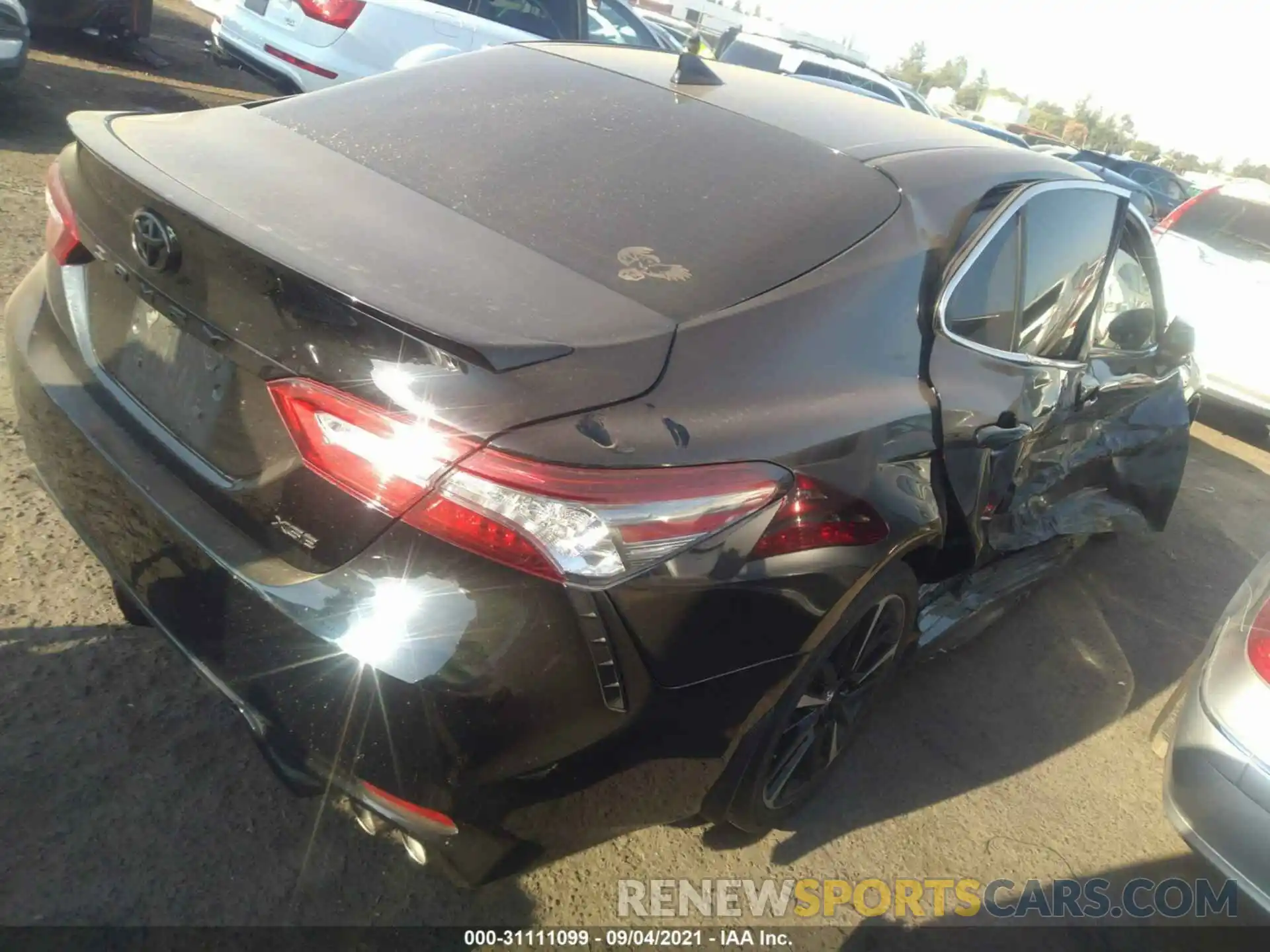 4 Photograph of a damaged car 4T1B61HK2KU219956 TOYOTA CAMRY 2019