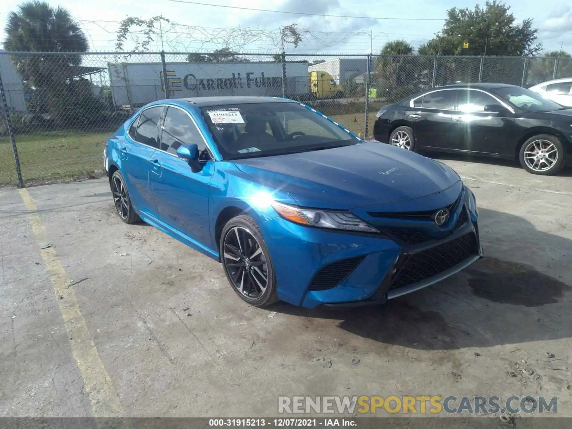 1 Photograph of a damaged car 4T1B61HK2KU220847 TOYOTA CAMRY 2019