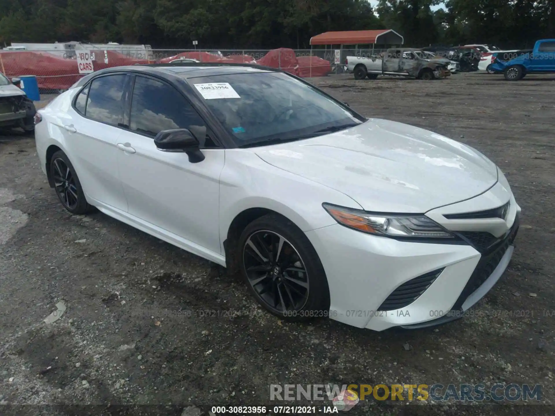 1 Photograph of a damaged car 4T1B61HK2KU222615 TOYOTA CAMRY 2019