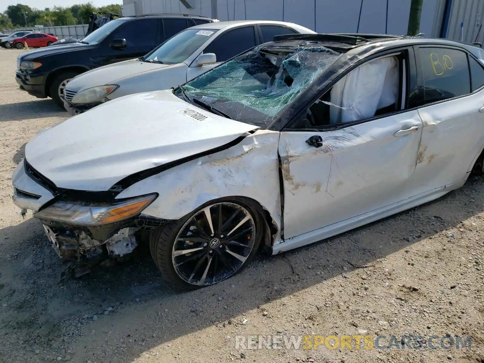 9 Photograph of a damaged car 4T1B61HK2KU224882 TOYOTA CAMRY 2019