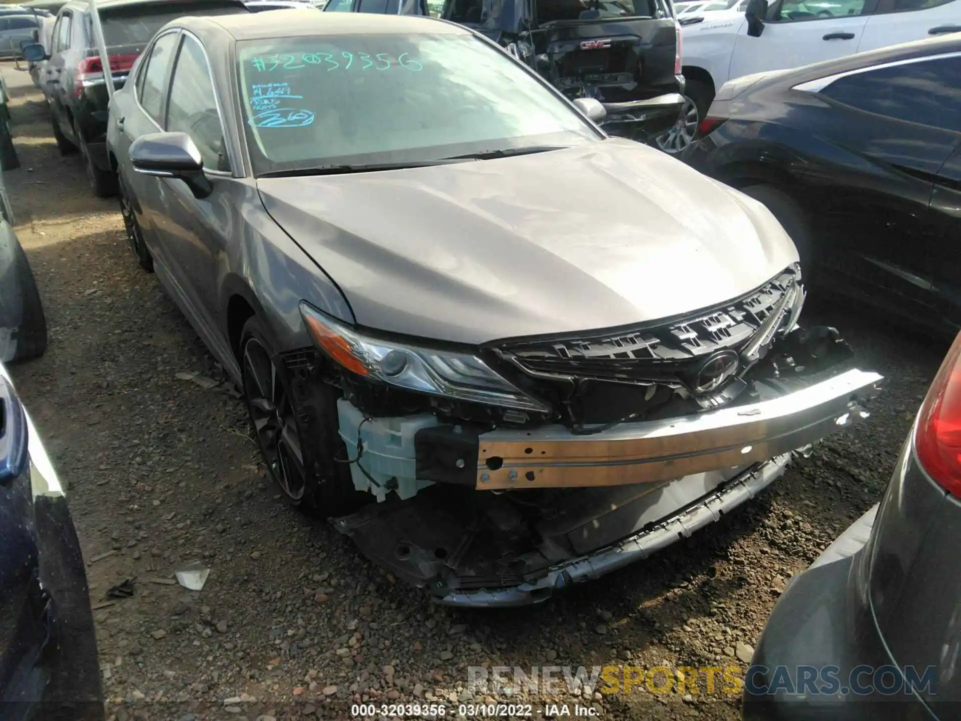 1 Photograph of a damaged car 4T1B61HK2KU225272 TOYOTA CAMRY 2019