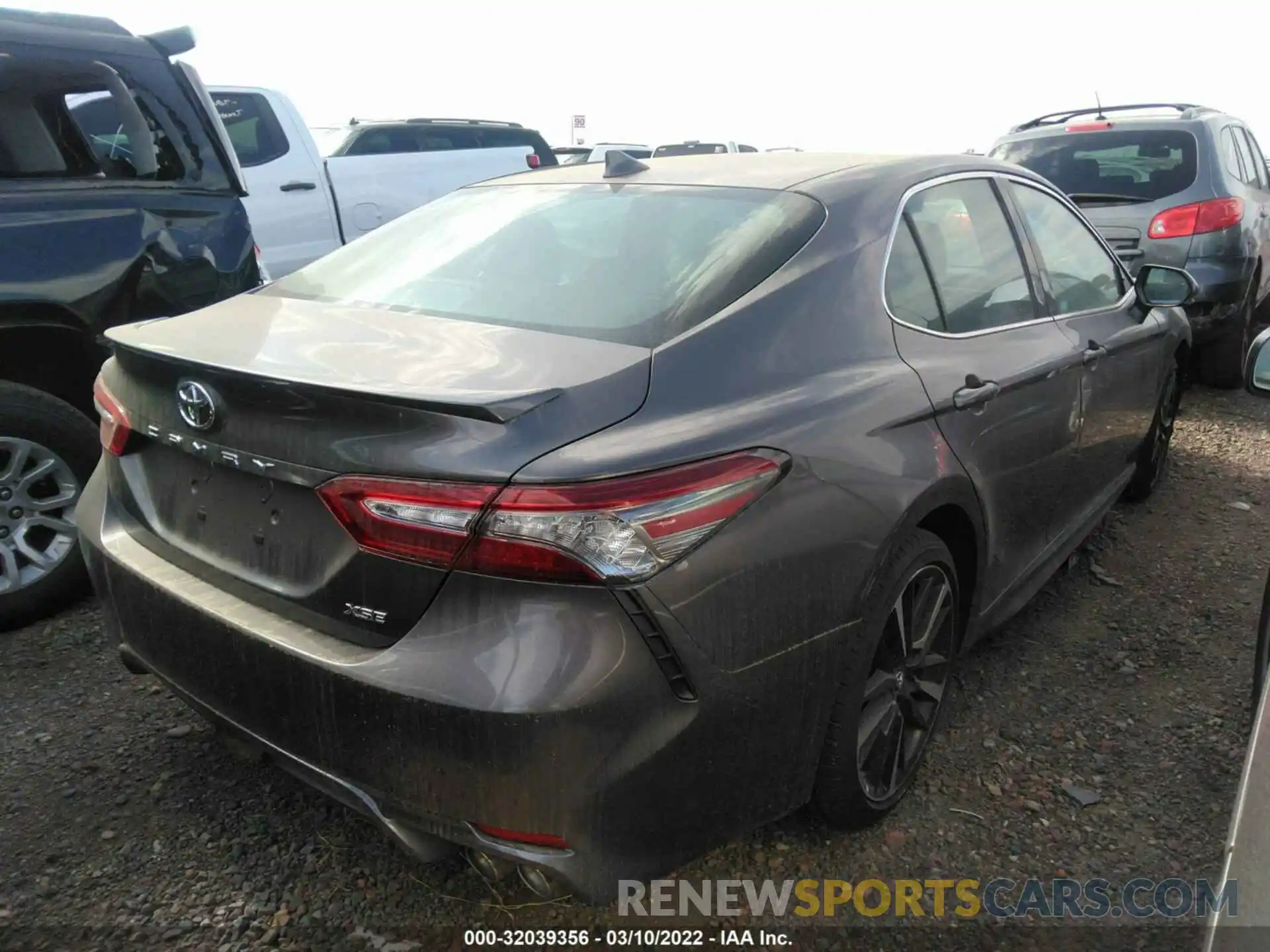 4 Фотография поврежденного автомобиля 4T1B61HK2KU225272 TOYOTA CAMRY 2019