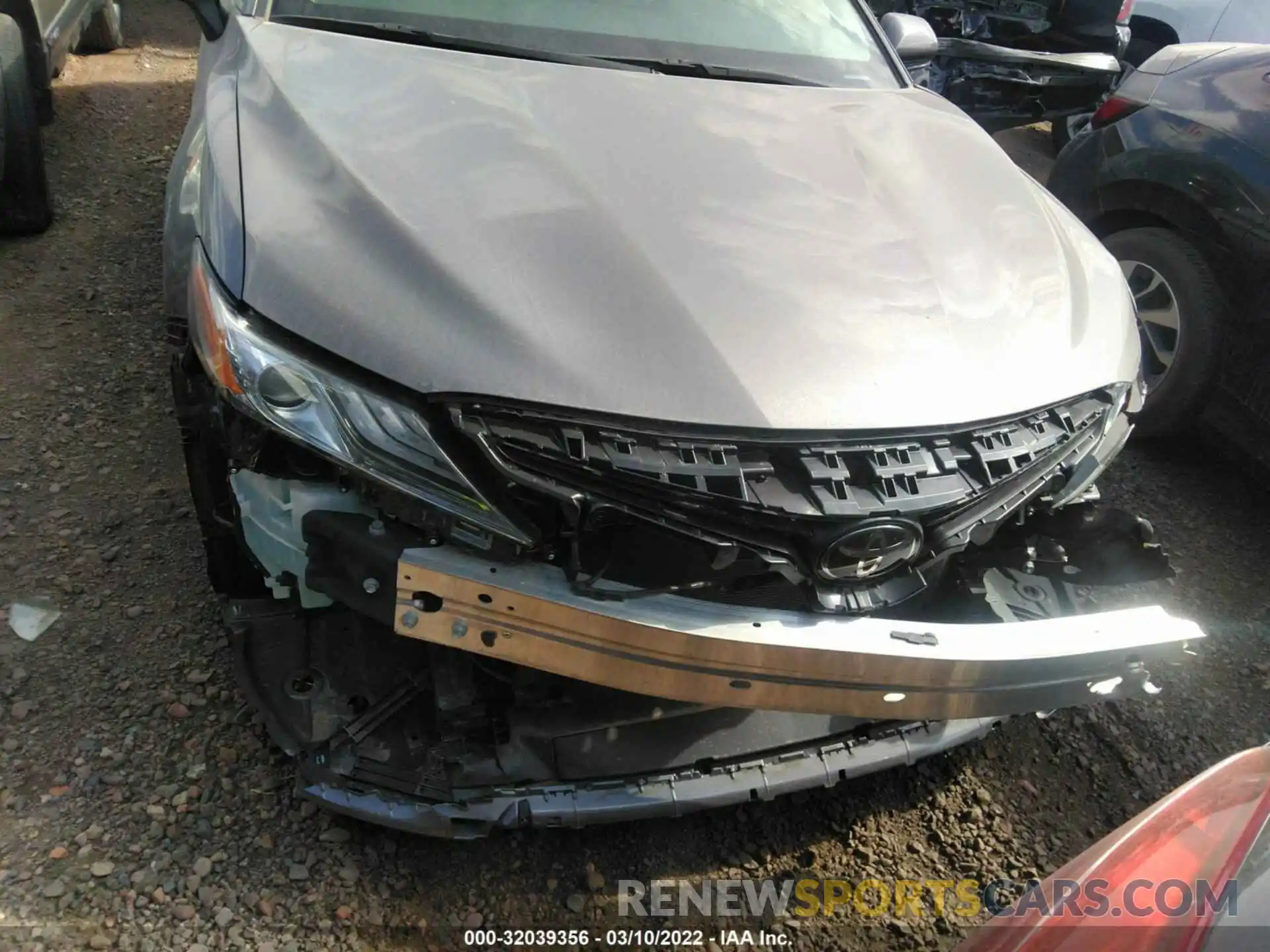 6 Photograph of a damaged car 4T1B61HK2KU225272 TOYOTA CAMRY 2019