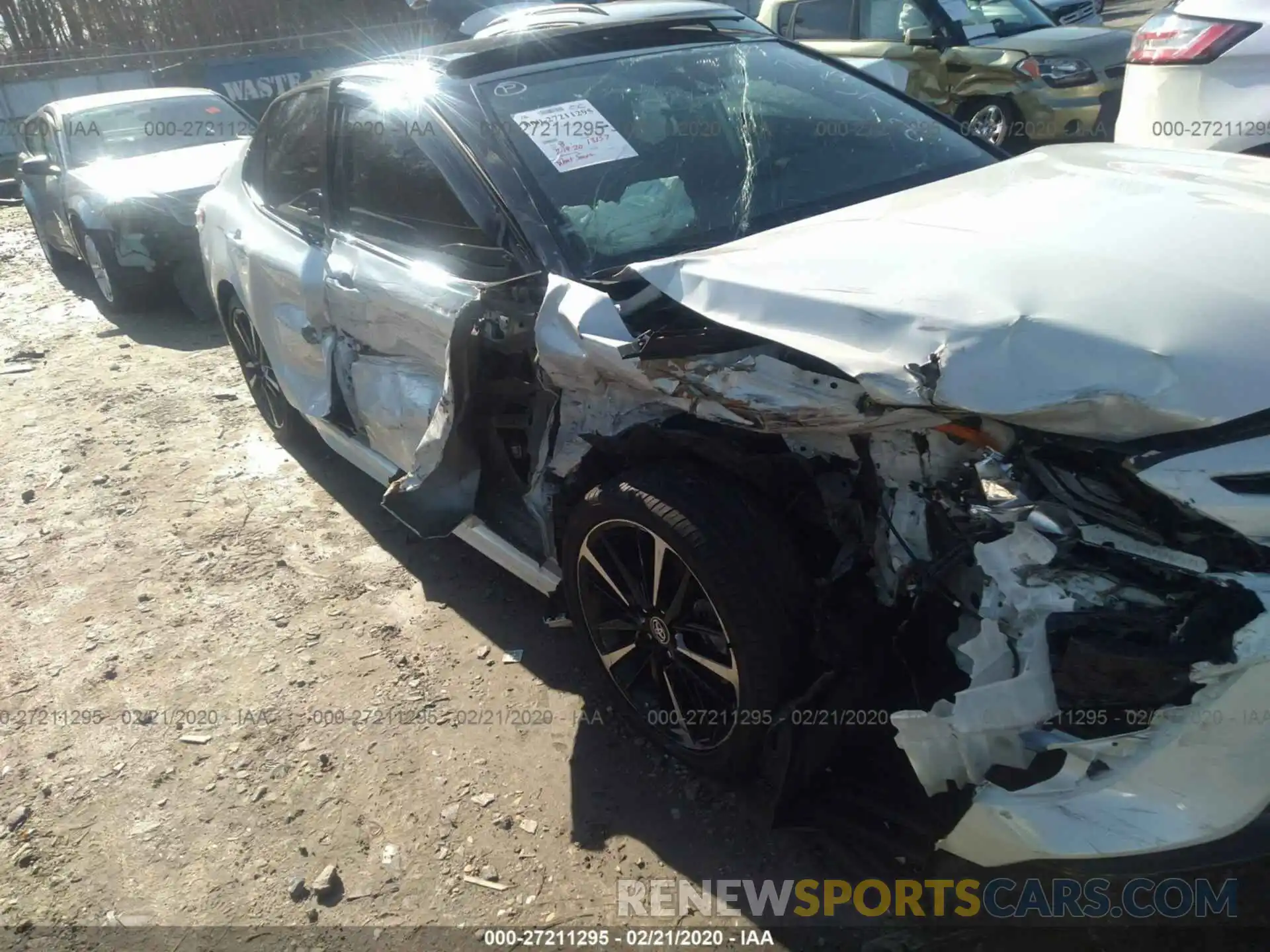 6 Photograph of a damaged car 4T1B61HK2KU227121 TOYOTA CAMRY 2019