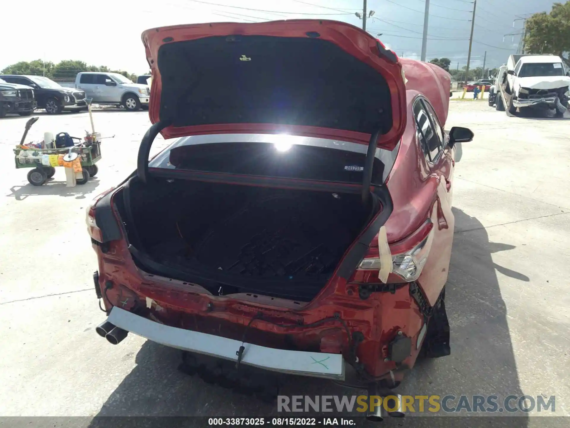 6 Photograph of a damaged car 4T1B61HK2KU238913 TOYOTA CAMRY 2019