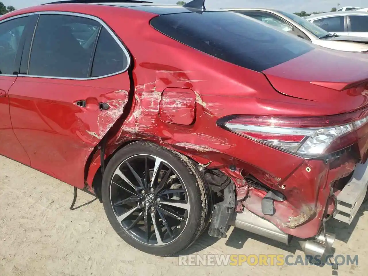 9 Photograph of a damaged car 4T1B61HK2KU250351 TOYOTA CAMRY 2019