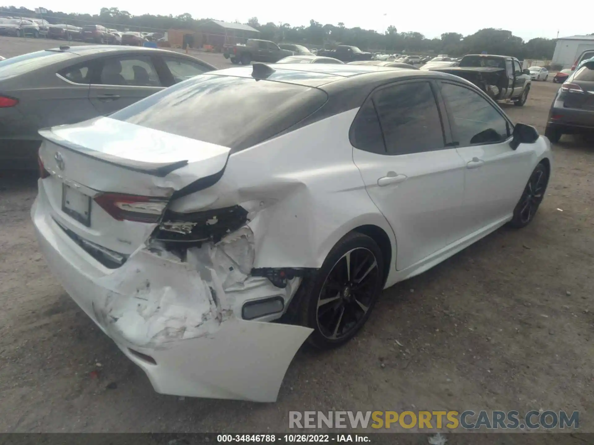 4 Photograph of a damaged car 4T1B61HK2KU255856 TOYOTA CAMRY 2019