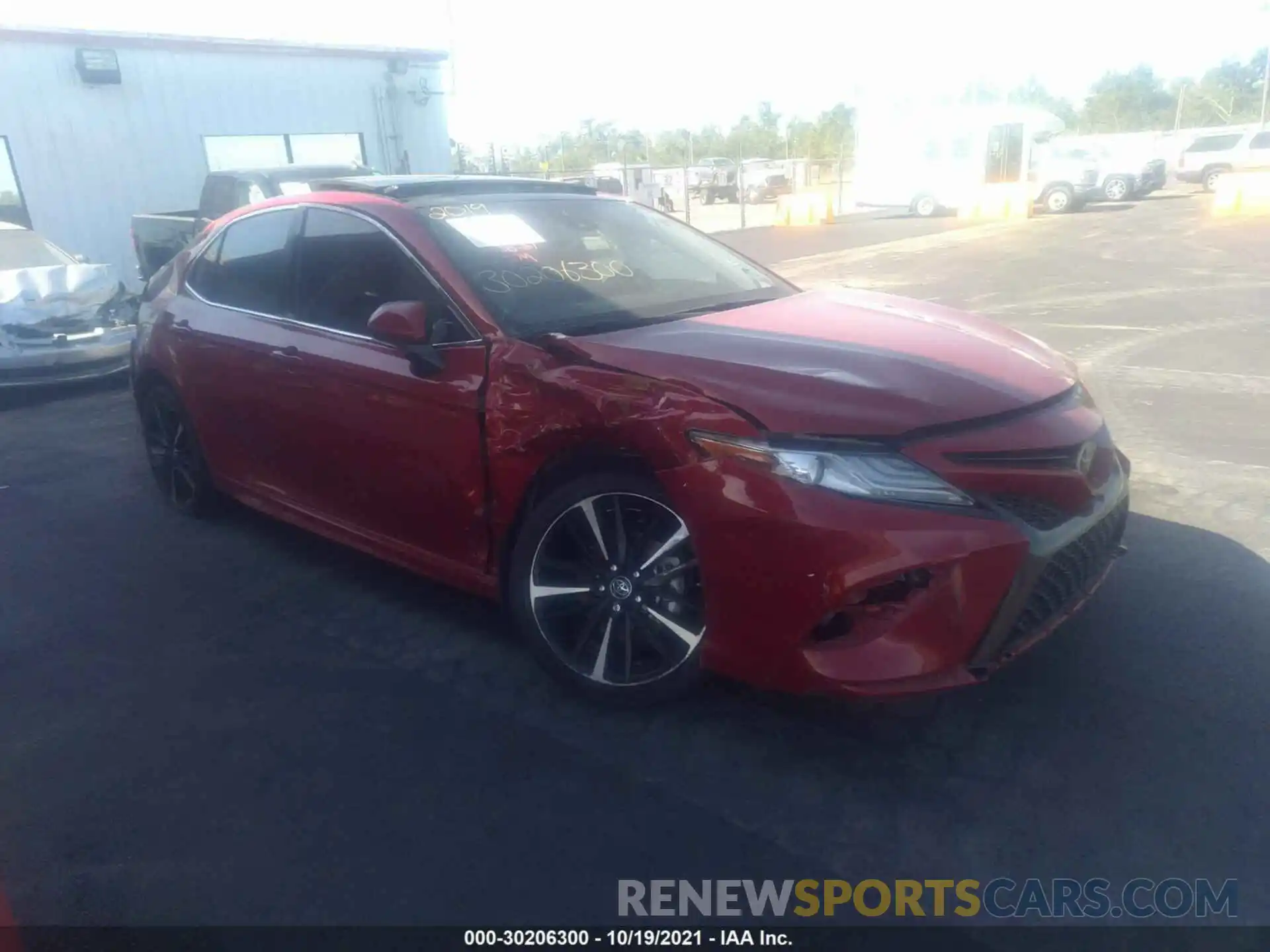 1 Photograph of a damaged car 4T1B61HK2KU258272 TOYOTA CAMRY 2019