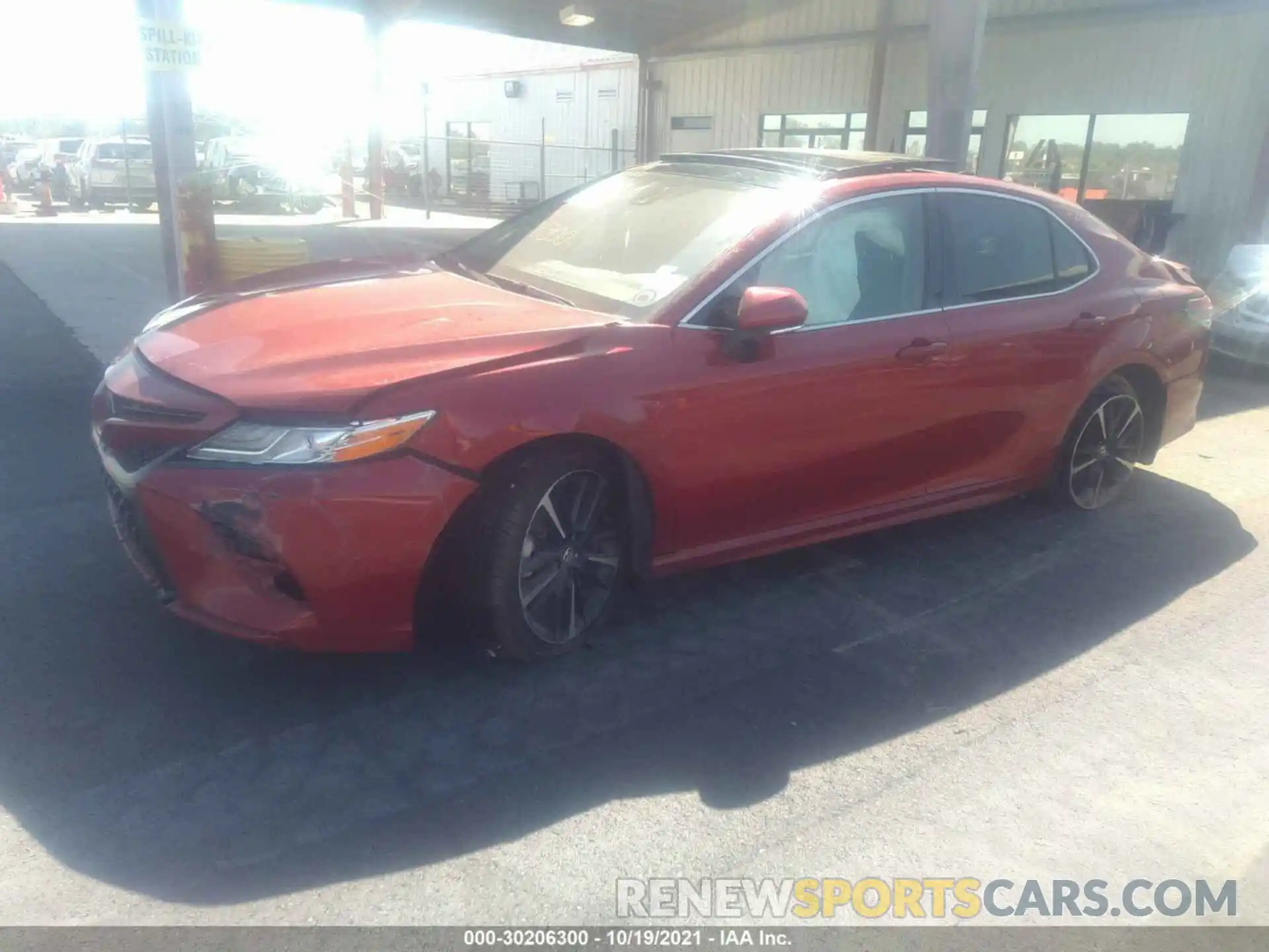 2 Photograph of a damaged car 4T1B61HK2KU258272 TOYOTA CAMRY 2019