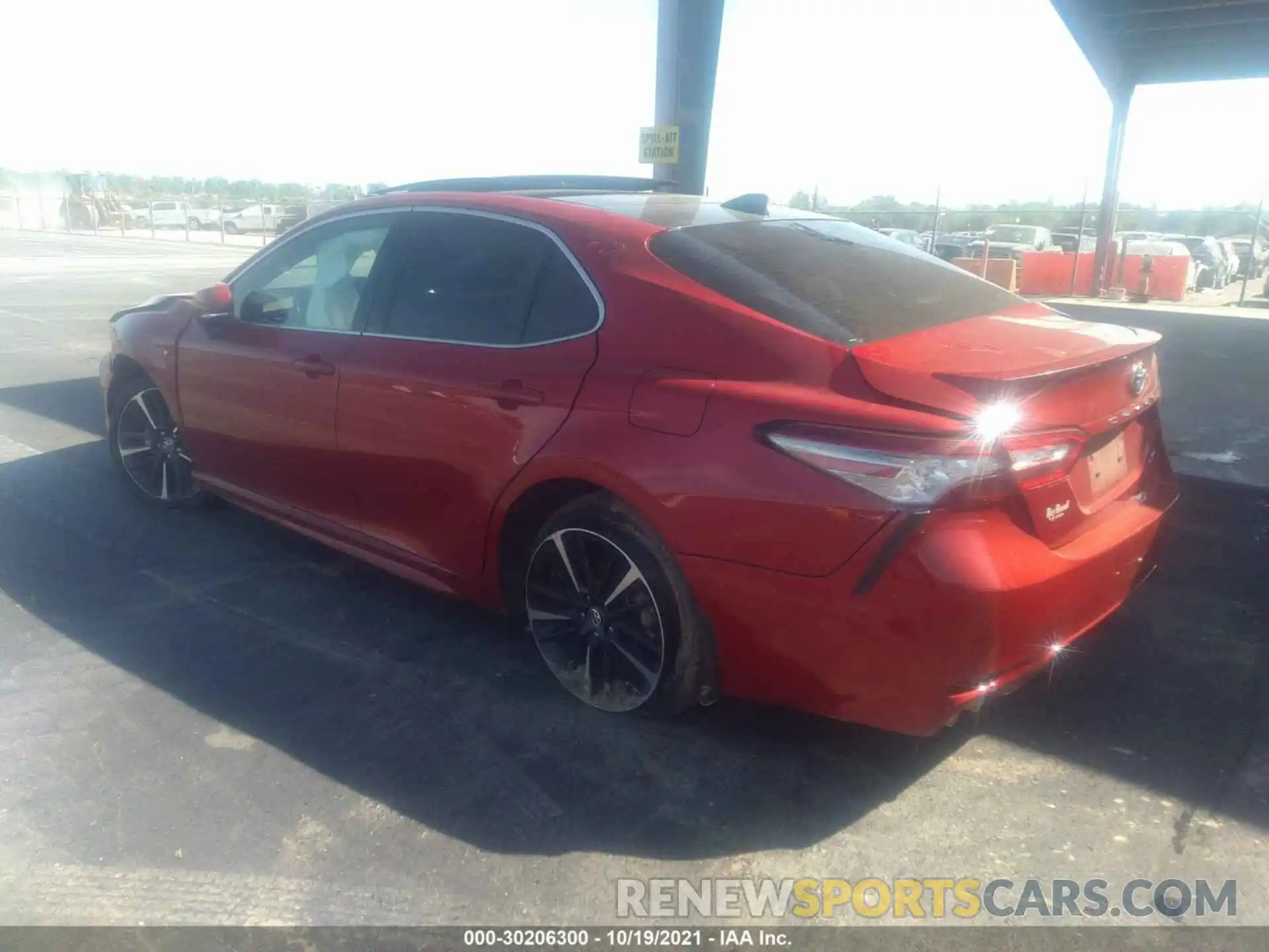 3 Photograph of a damaged car 4T1B61HK2KU258272 TOYOTA CAMRY 2019