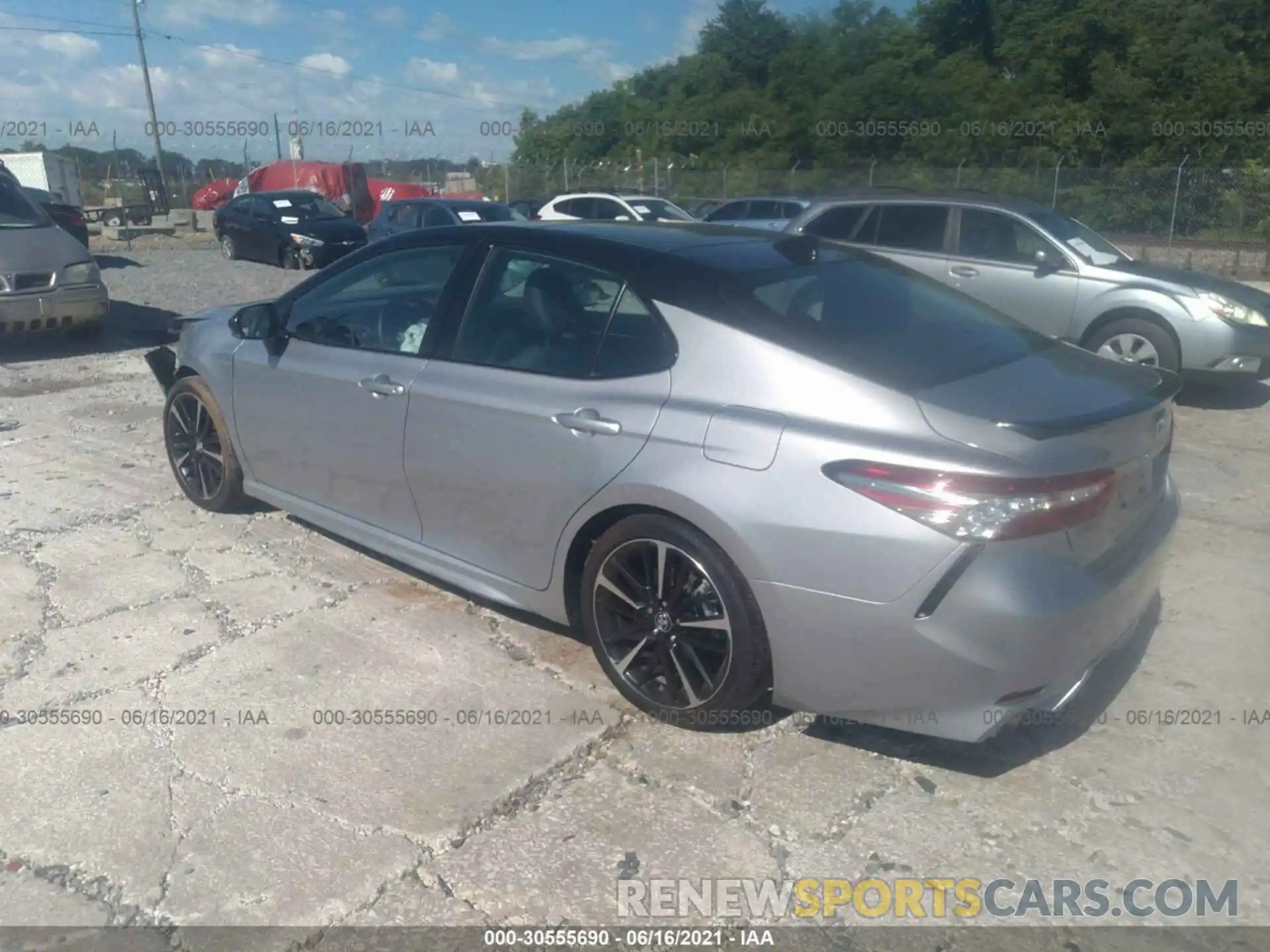 3 Photograph of a damaged car 4T1B61HK2KU262077 TOYOTA CAMRY 2019