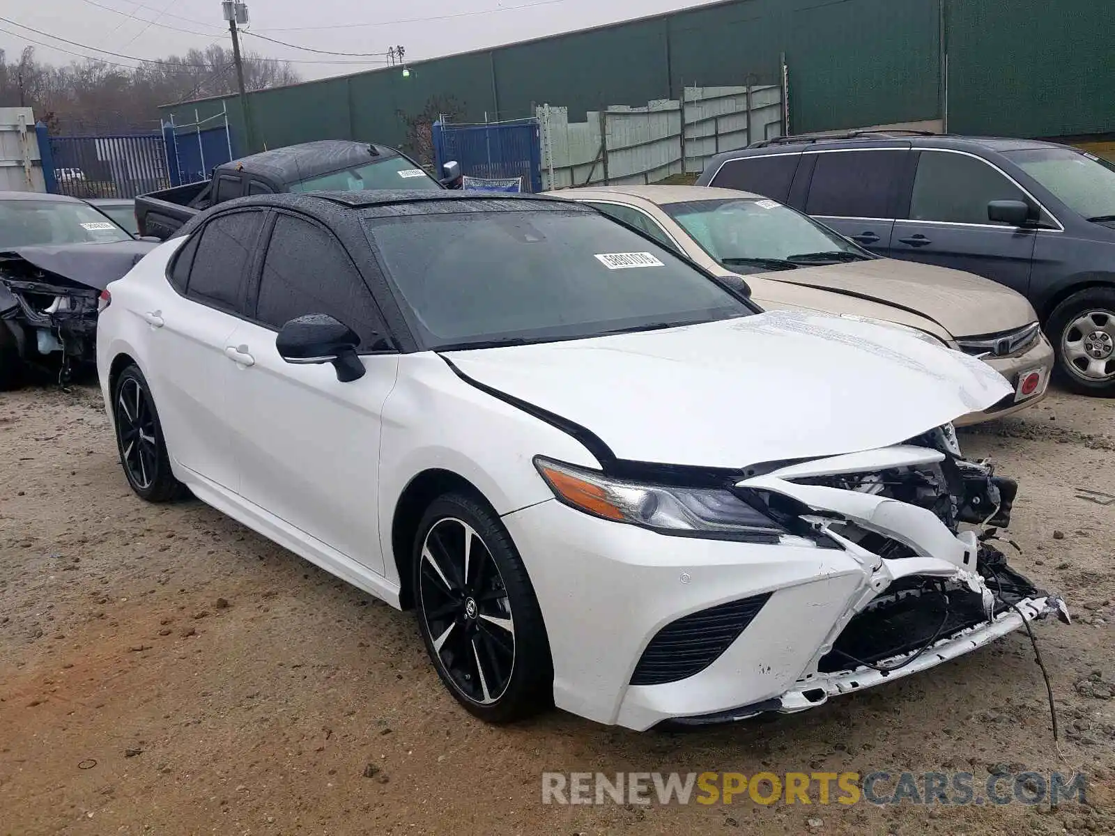 1 Photograph of a damaged car 4T1B61HK2KU273578 TOYOTA CAMRY 2019