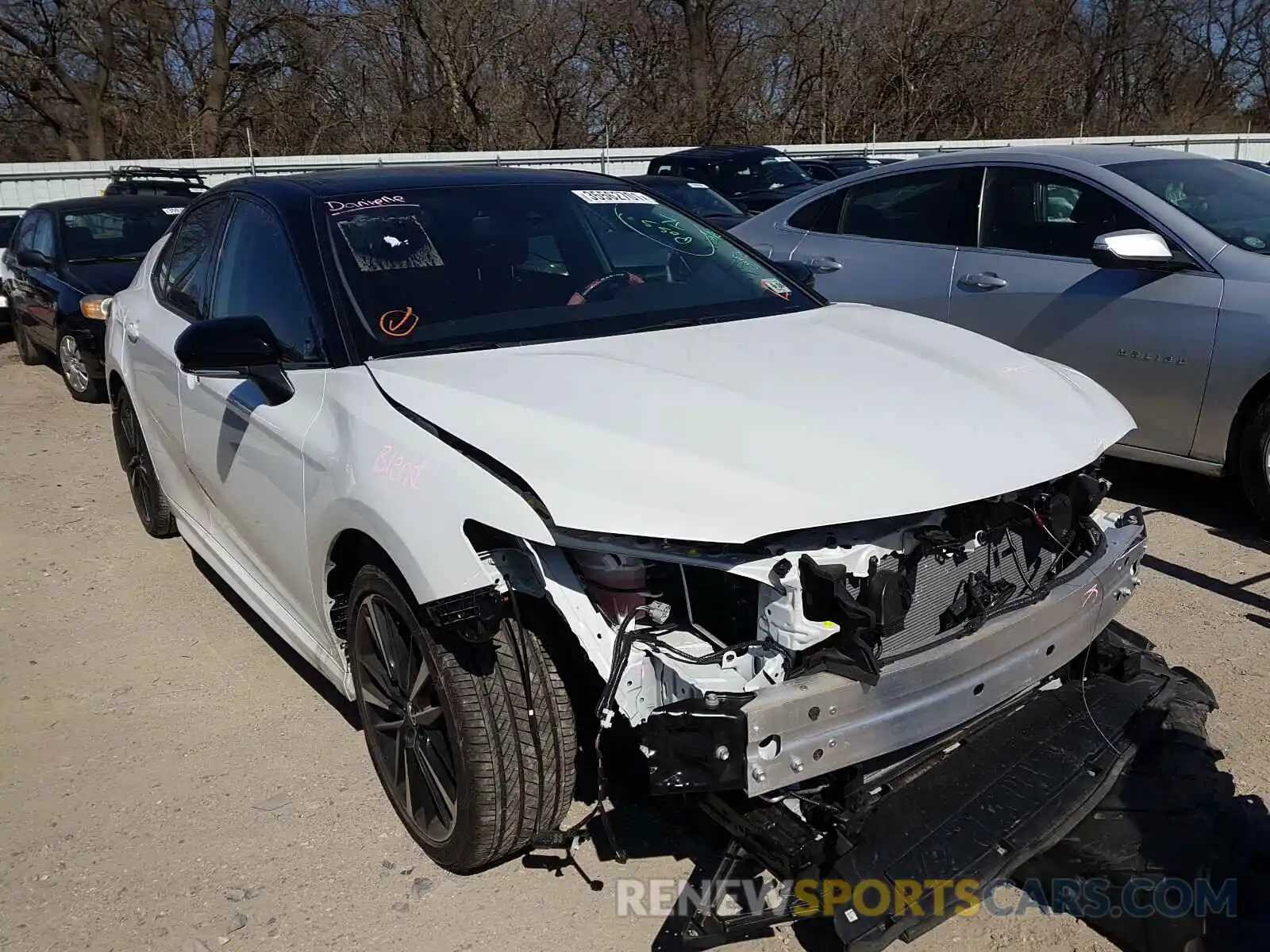 1 Photograph of a damaged car 4T1B61HK2KU274567 TOYOTA CAMRY 2019