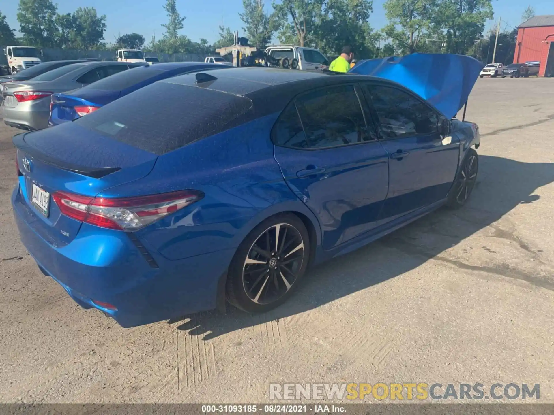 4 Photograph of a damaged car 4T1B61HK2KU282877 TOYOTA CAMRY 2019