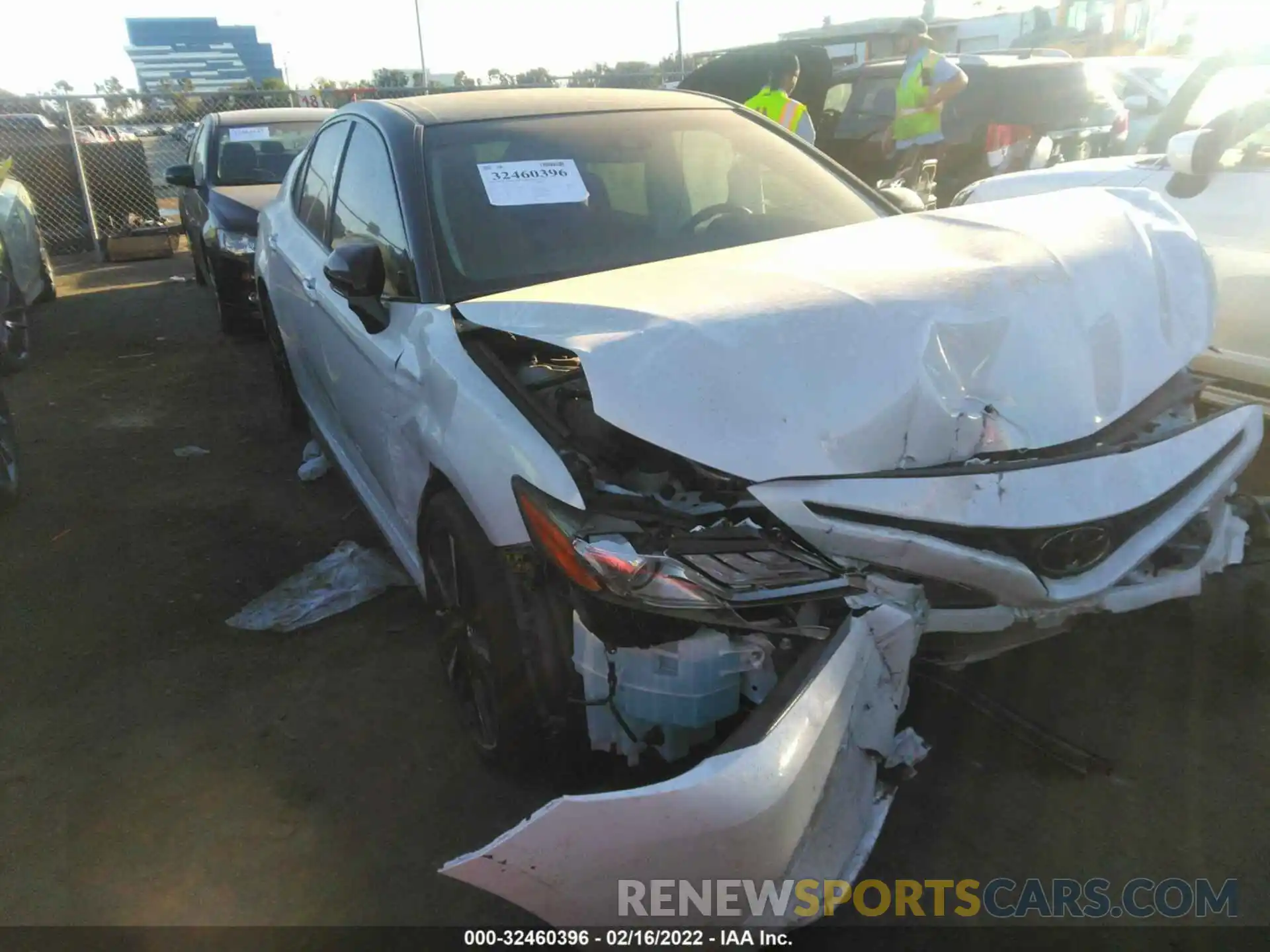 1 Photograph of a damaged car 4T1B61HK2KU283107 TOYOTA CAMRY 2019