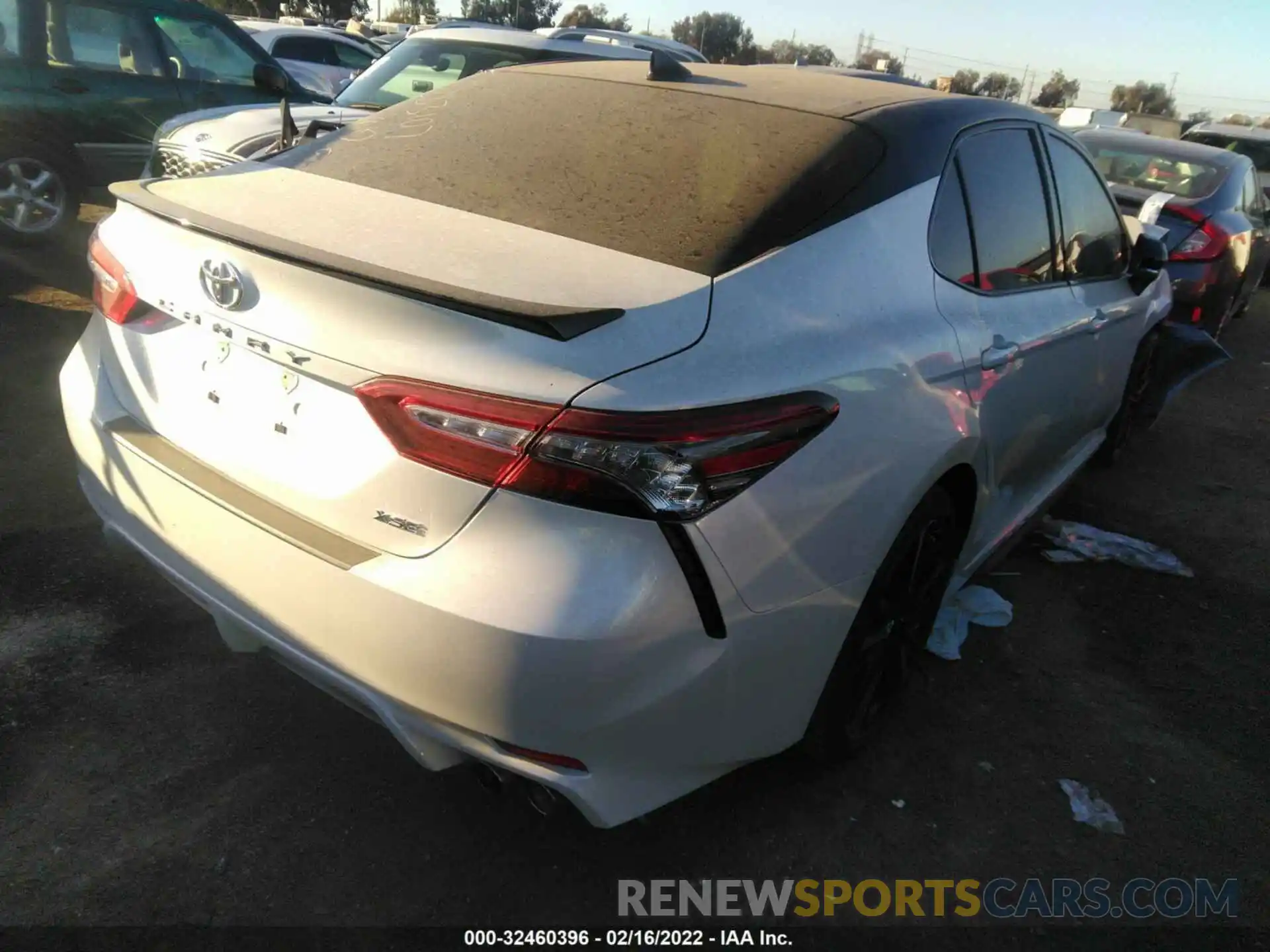 4 Photograph of a damaged car 4T1B61HK2KU283107 TOYOTA CAMRY 2019