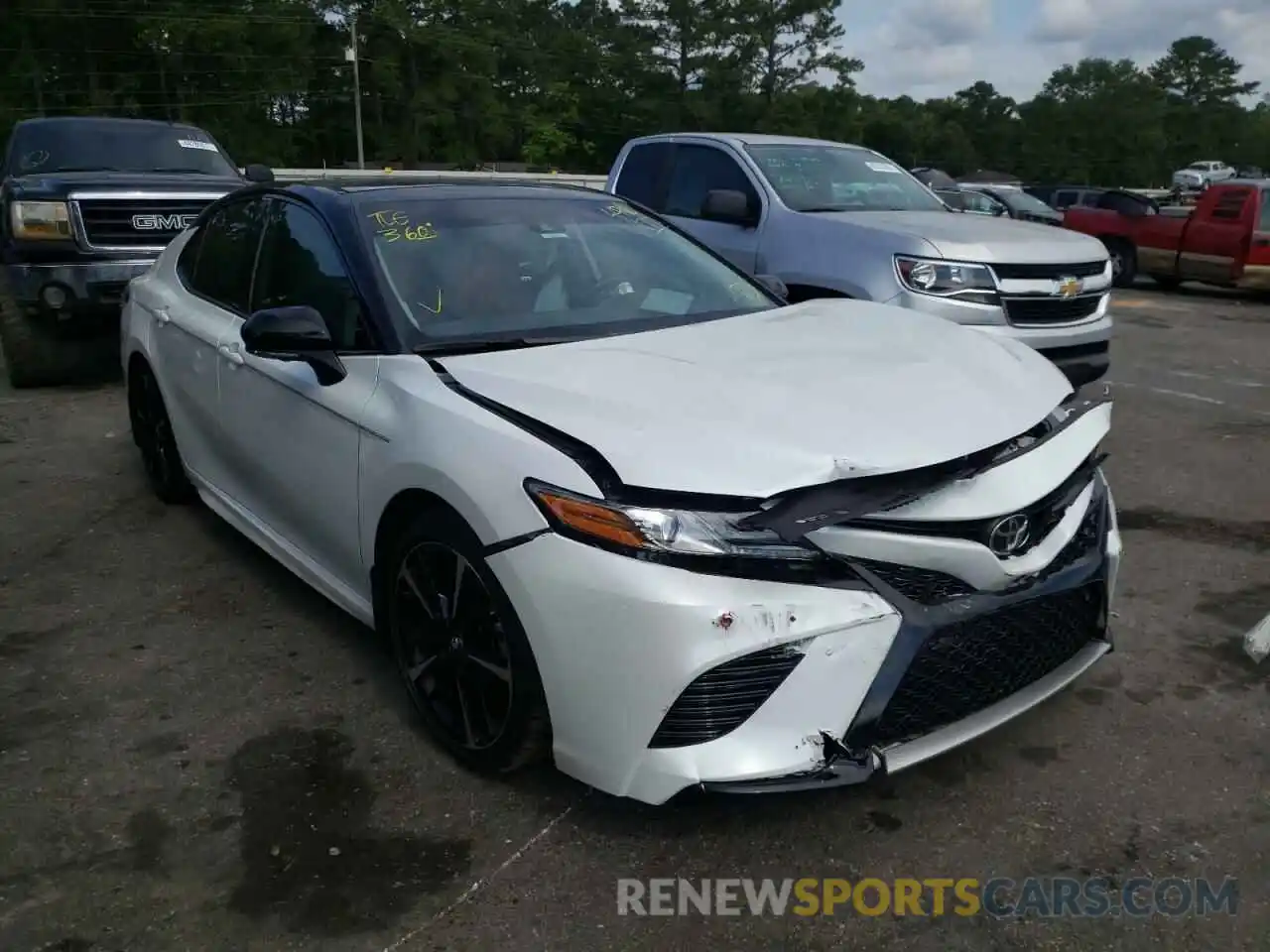 1 Photograph of a damaged car 4T1B61HK2KU283138 TOYOTA CAMRY 2019