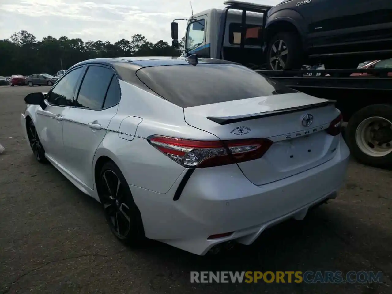 3 Photograph of a damaged car 4T1B61HK2KU283138 TOYOTA CAMRY 2019