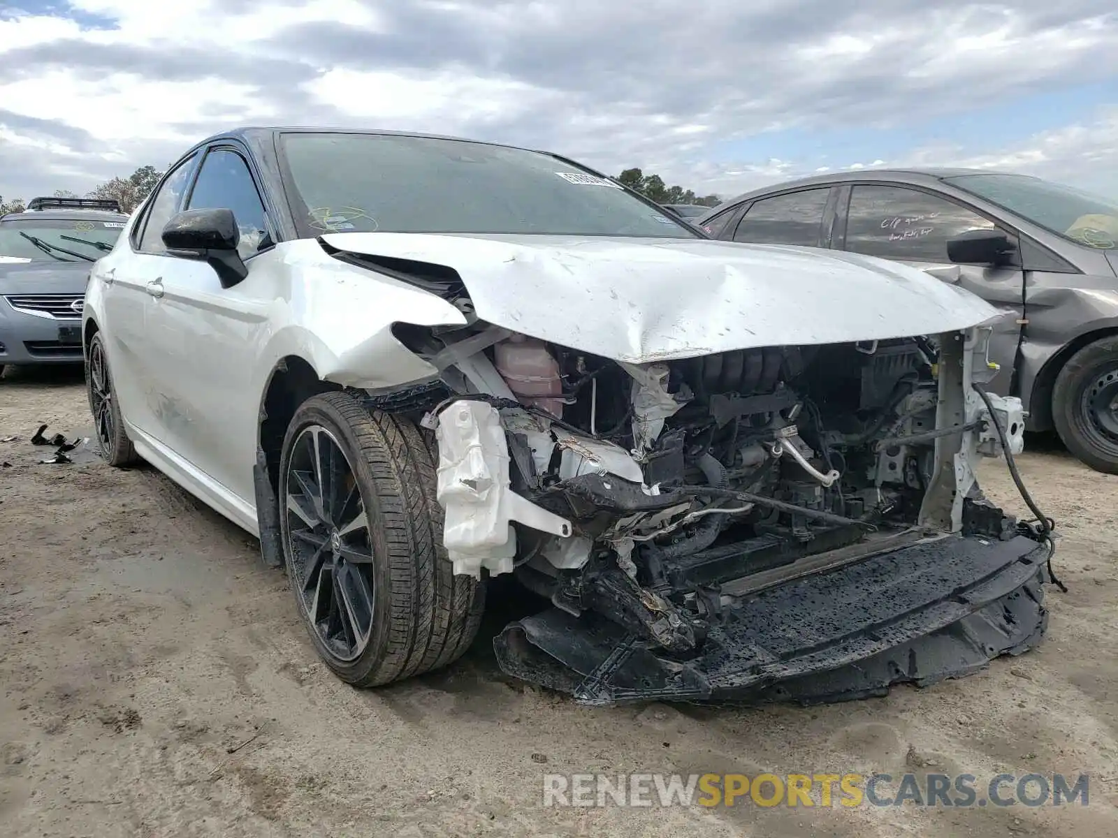 1 Photograph of a damaged car 4T1B61HK2KU284886 TOYOTA CAMRY 2019
