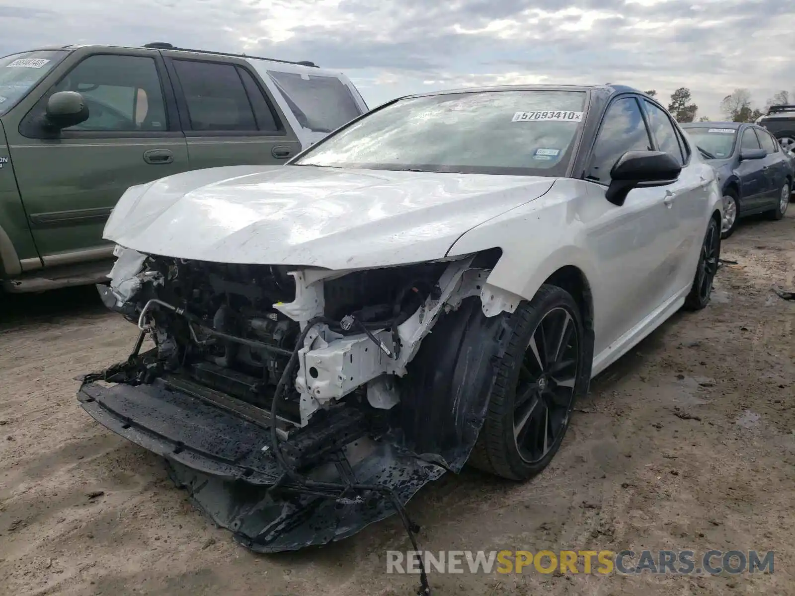 2 Photograph of a damaged car 4T1B61HK2KU284886 TOYOTA CAMRY 2019