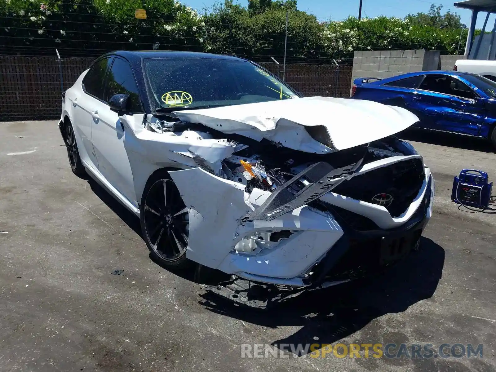 1 Photograph of a damaged car 4T1B61HK2KU285746 TOYOTA CAMRY 2019